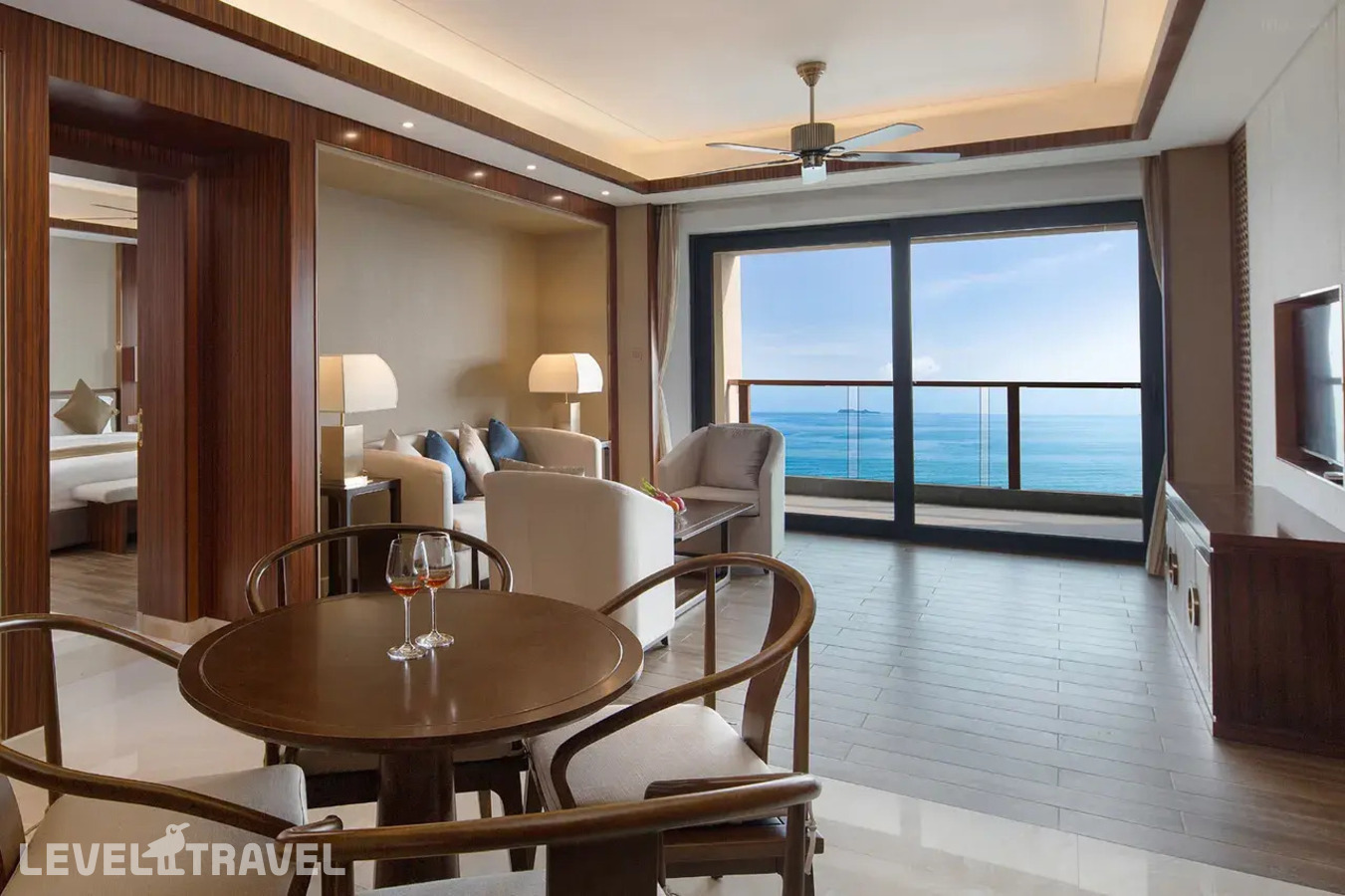 фотографии номера Улучшенный люкс с видом на море отеля Sanya Jinghai Hotel &Resort (Ex.Jinghai International Holiday) в Китай(Санья) - фото №2