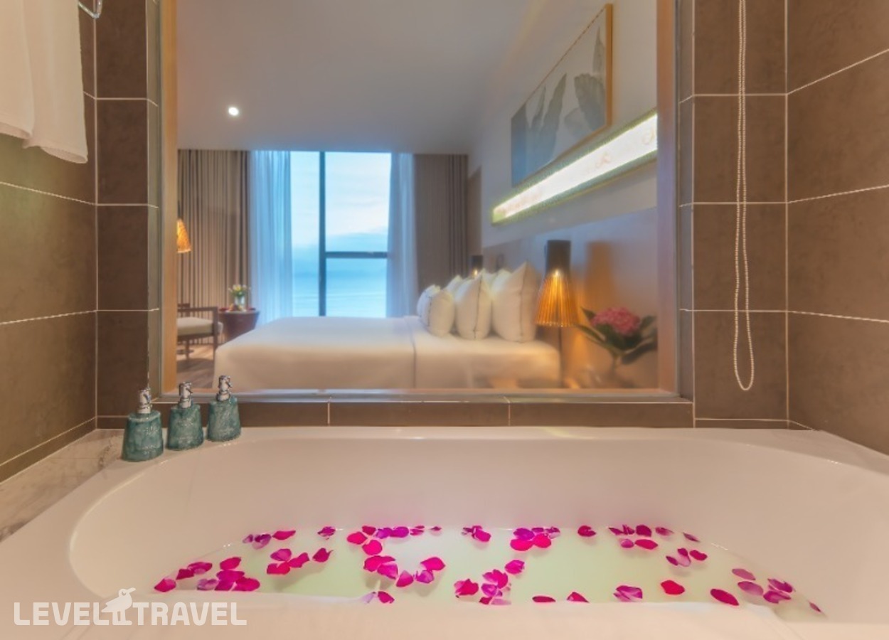 фотографии номера Королевский премиум отеля Starcity Bayfront Nha Trang (Ex. Star City Hotel & Condotel Beachfront Nha Trang) в Вьетнам(Нячанг) - фото №5