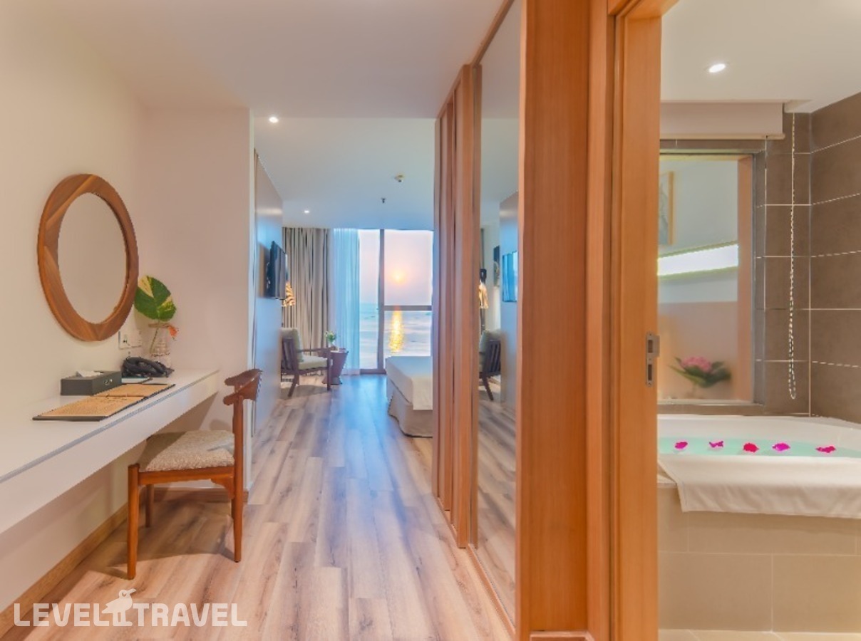 фотографии номера Королевский премиум отеля Starcity Bayfront Nha Trang (Ex. Star City Hotel & Condotel Beachfront Nha Trang) в Вьетнам(Нячанг) - фото №7