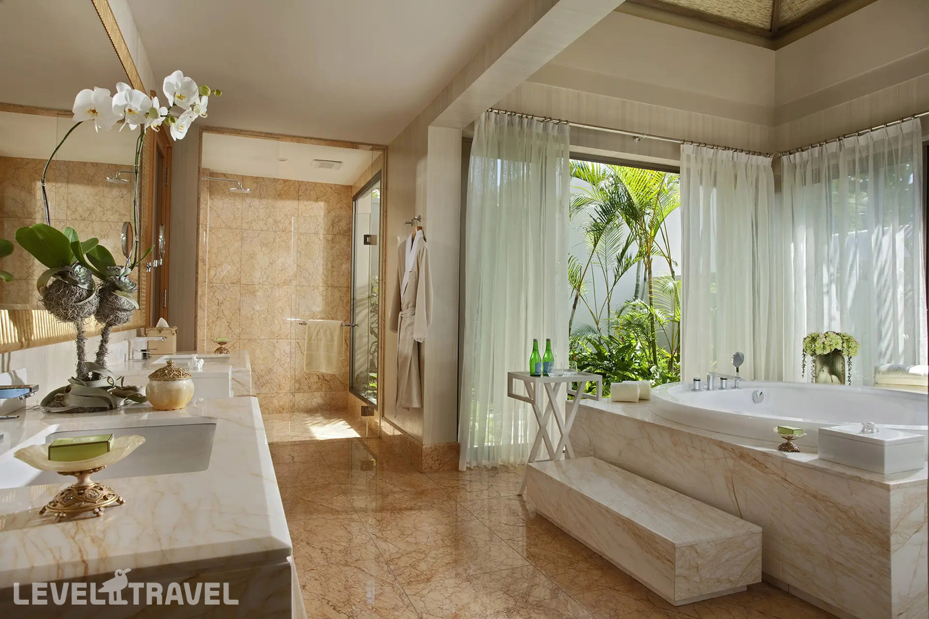 фотографии номера Вилла семейная с видом на сад отеля Mulia Villas в Индонезия(Нуса Дуа) - фото №3