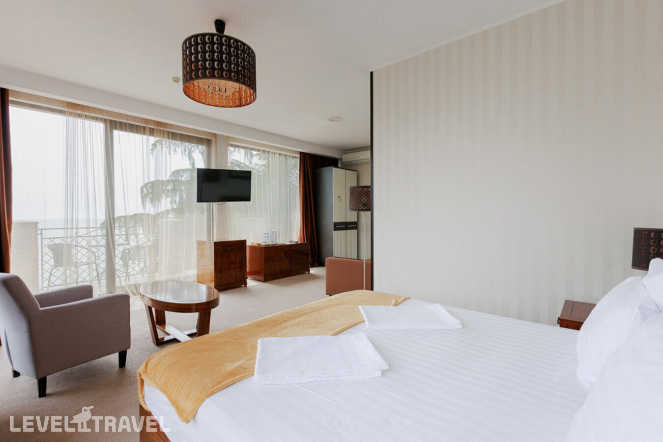 фотографии номера Делюкс угловой с видом на море отеля Афон Резорт (Afon Resort Black Sea Hotel) в Абхазия(Новый Афон) - фото №2