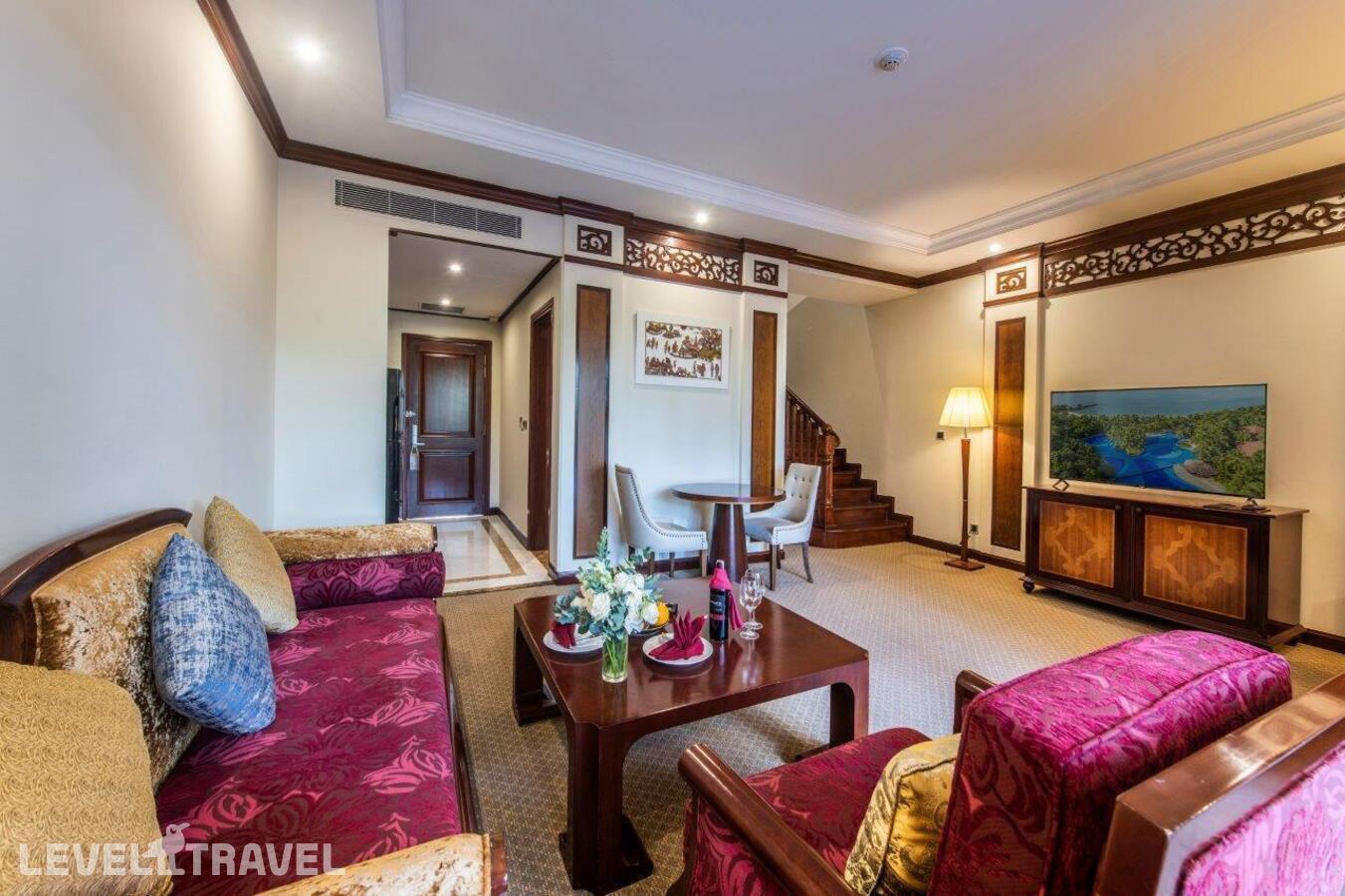 фотографии номера Вилла двухэтажная (без посещения парка) отеля Vinpearl Luxury Nha Trang в Вьетнам(Нячанг) - фото №1