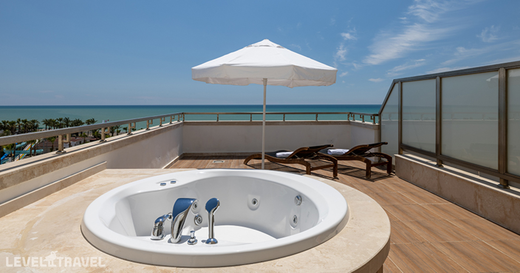 фотографии номера Люкс для новобрачных с боковым видом на море отеля Crystal Waterworld Aqua Collection в Турция(Богазкент) - фото №3