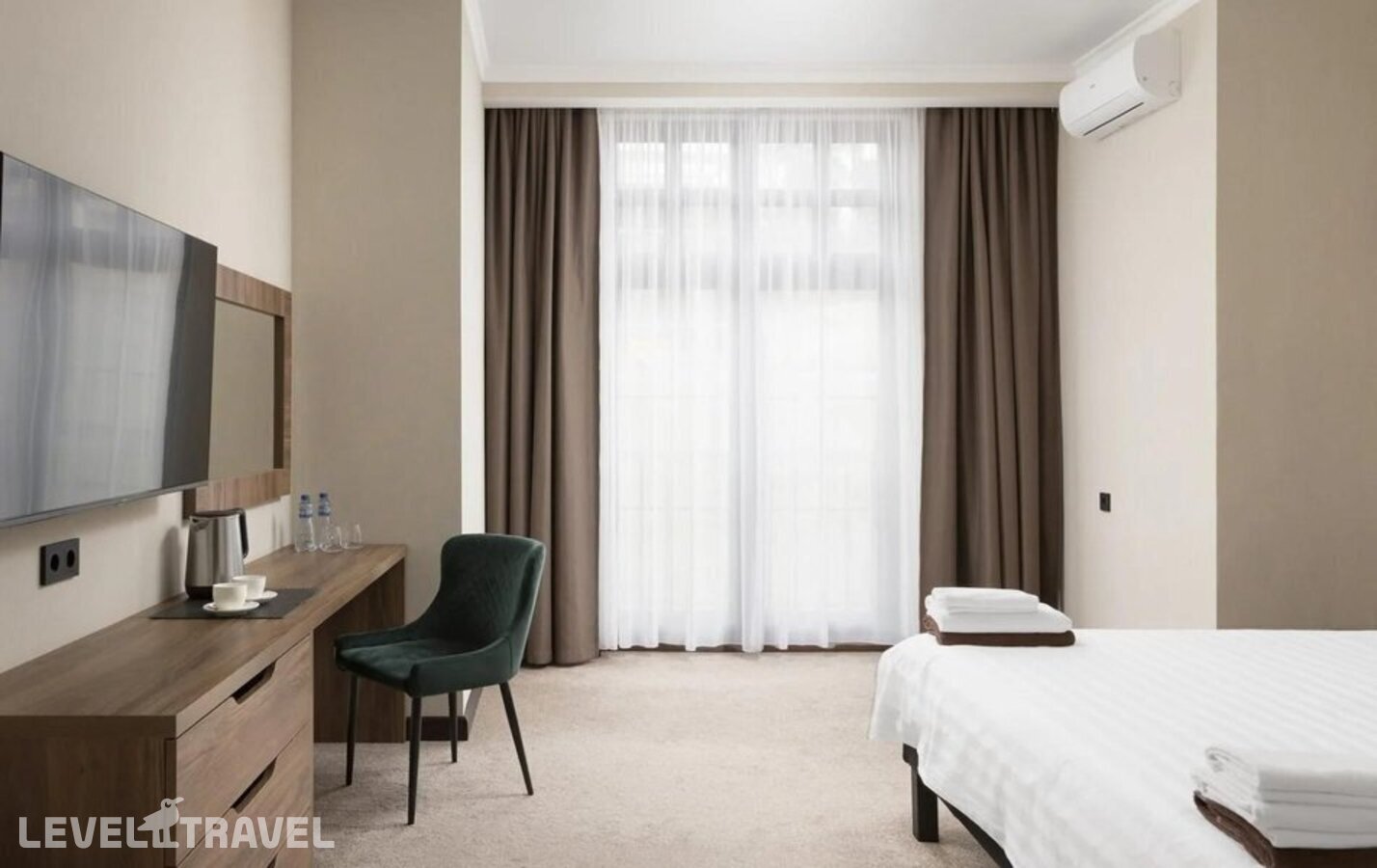фотографии номера Делюкс с видом на двор отеля Hotel Loft в Абхазия(Новый Афон) - фото №2