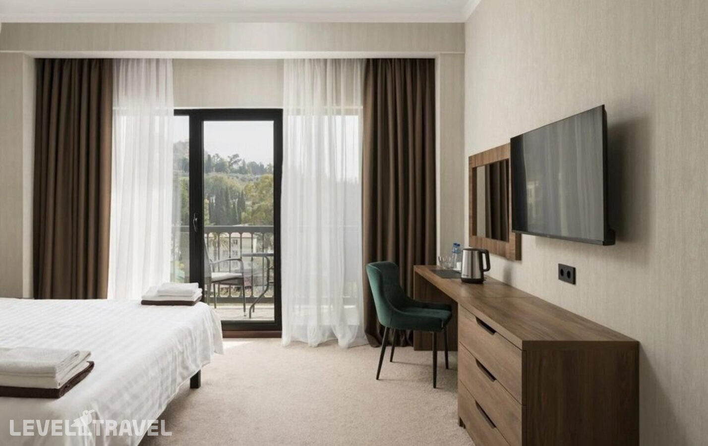 фотографии номера Делюкс с красивым видом из окна отеля Hotel Loft в Абхазия(Новый Афон) - фото №4