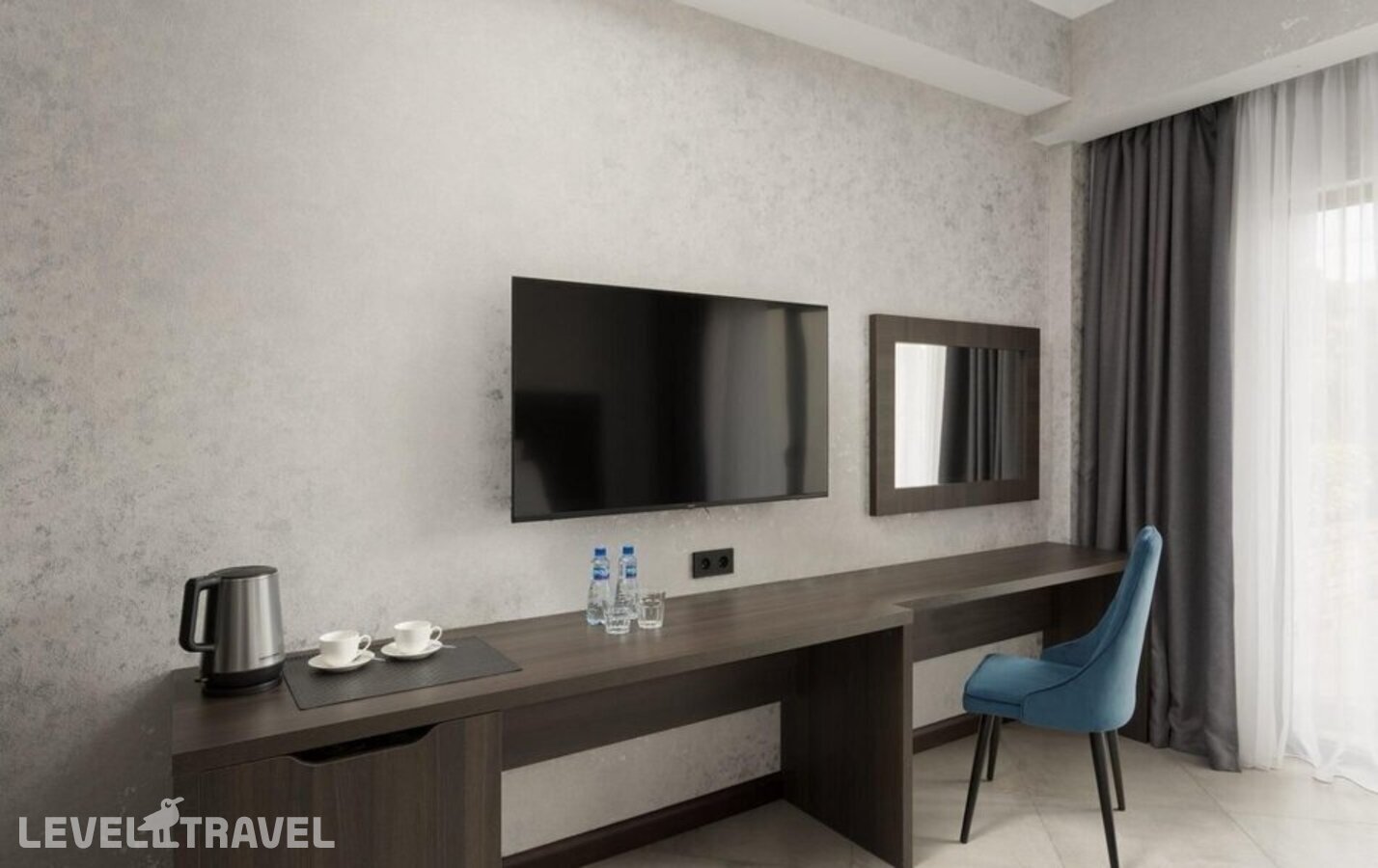фотографии номера Делюкс с террасой с видом на горы отеля Hotel Loft в Абхазия(Новый Афон) - фото №4