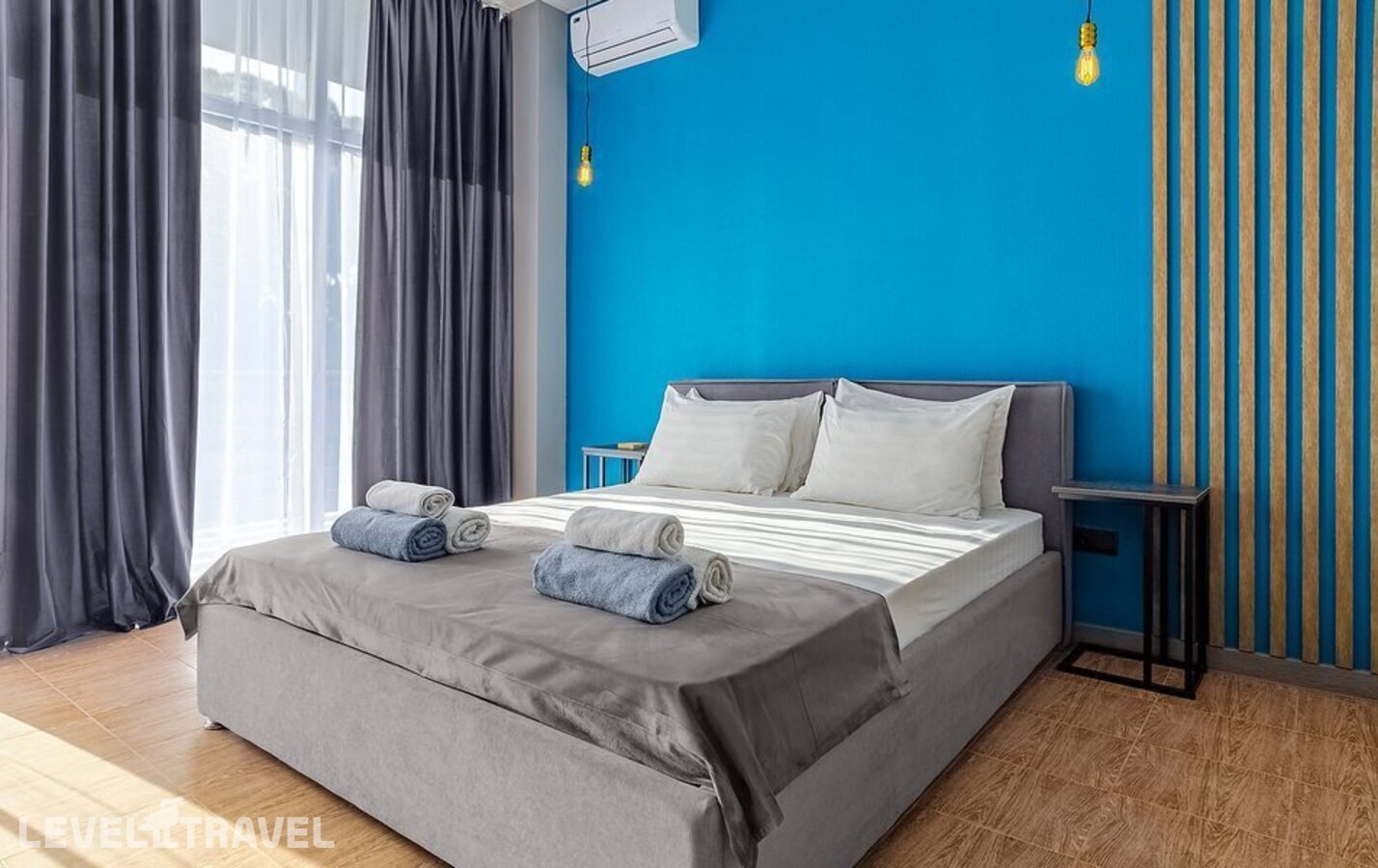фотографии номера Улучшенный с балконом отеля Bruni Loft Hotel в Абхазия(Цандрыпш) - фото №4