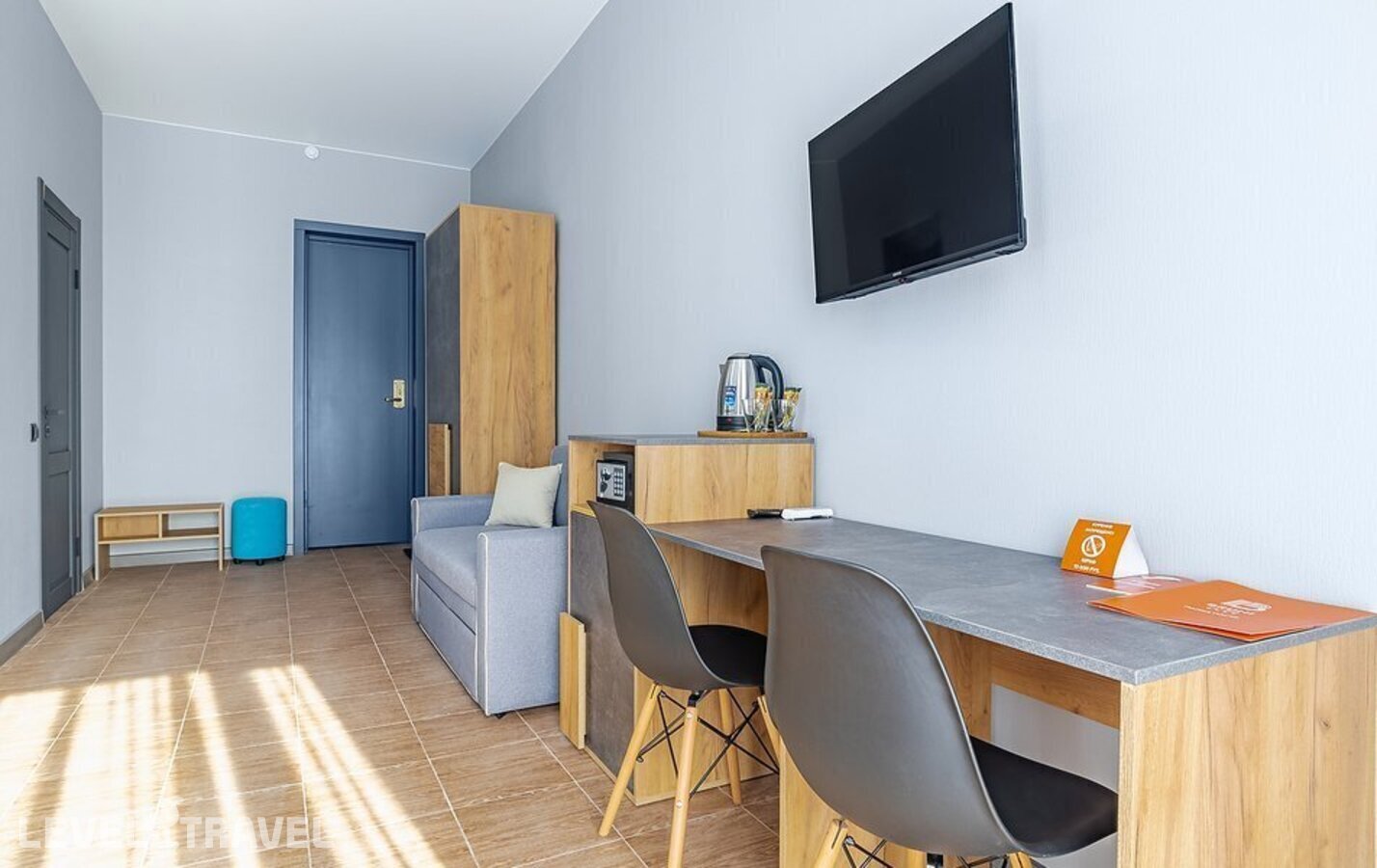 фотографии номера Улучшенный с балконом отеля Bruni Loft Hotel в Абхазия(Цандрыпш) - фото №6