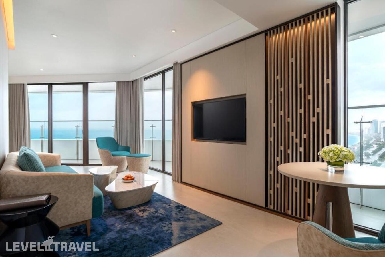фотографии номера Угловой представительский люкс отеля Radisson Hotel Danang в Вьетнам(Дананг) - фото №6