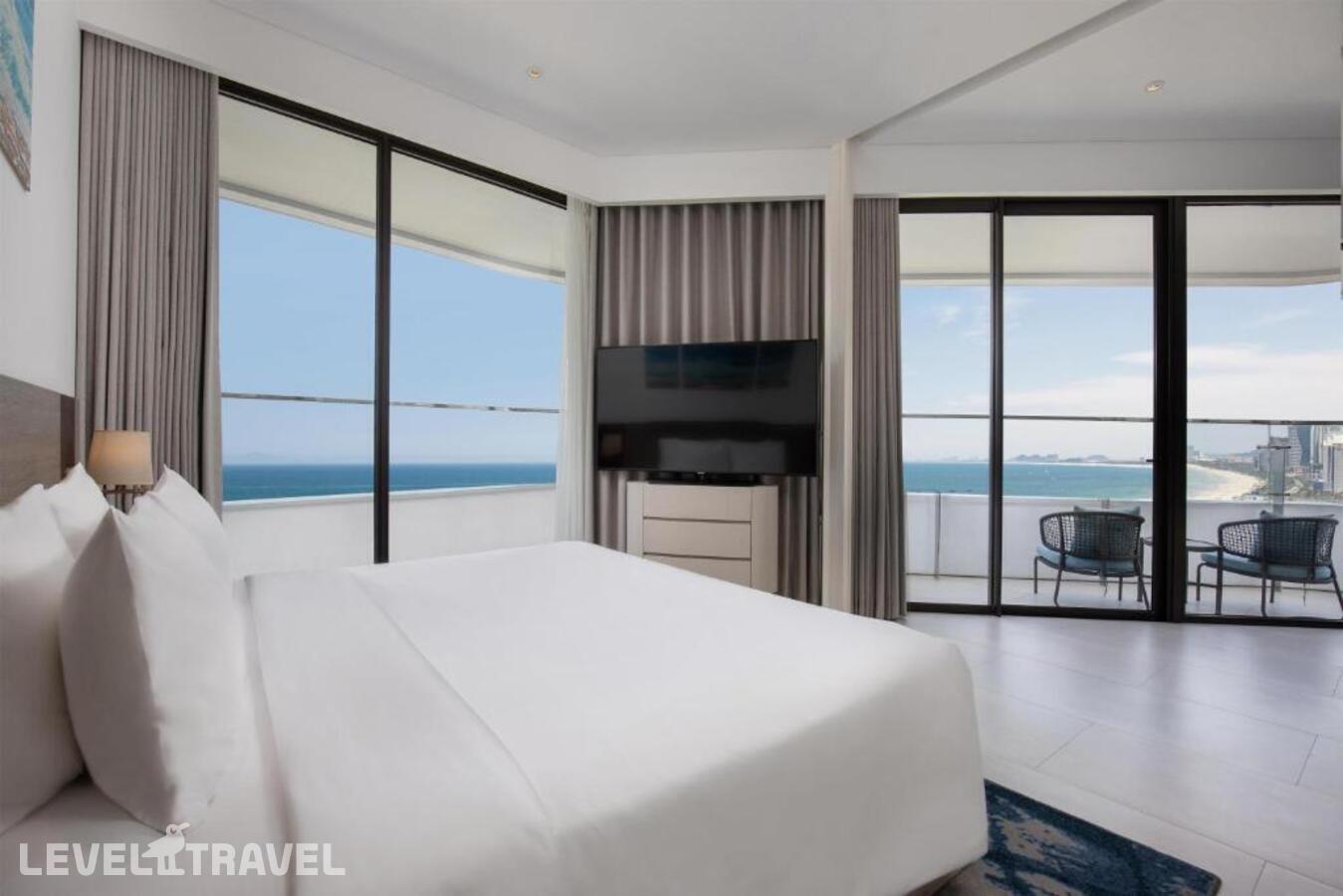 фотографии номера Угловой представительский люкс отеля Radisson Hotel Danang в Вьетнам(Дананг) - фото №4