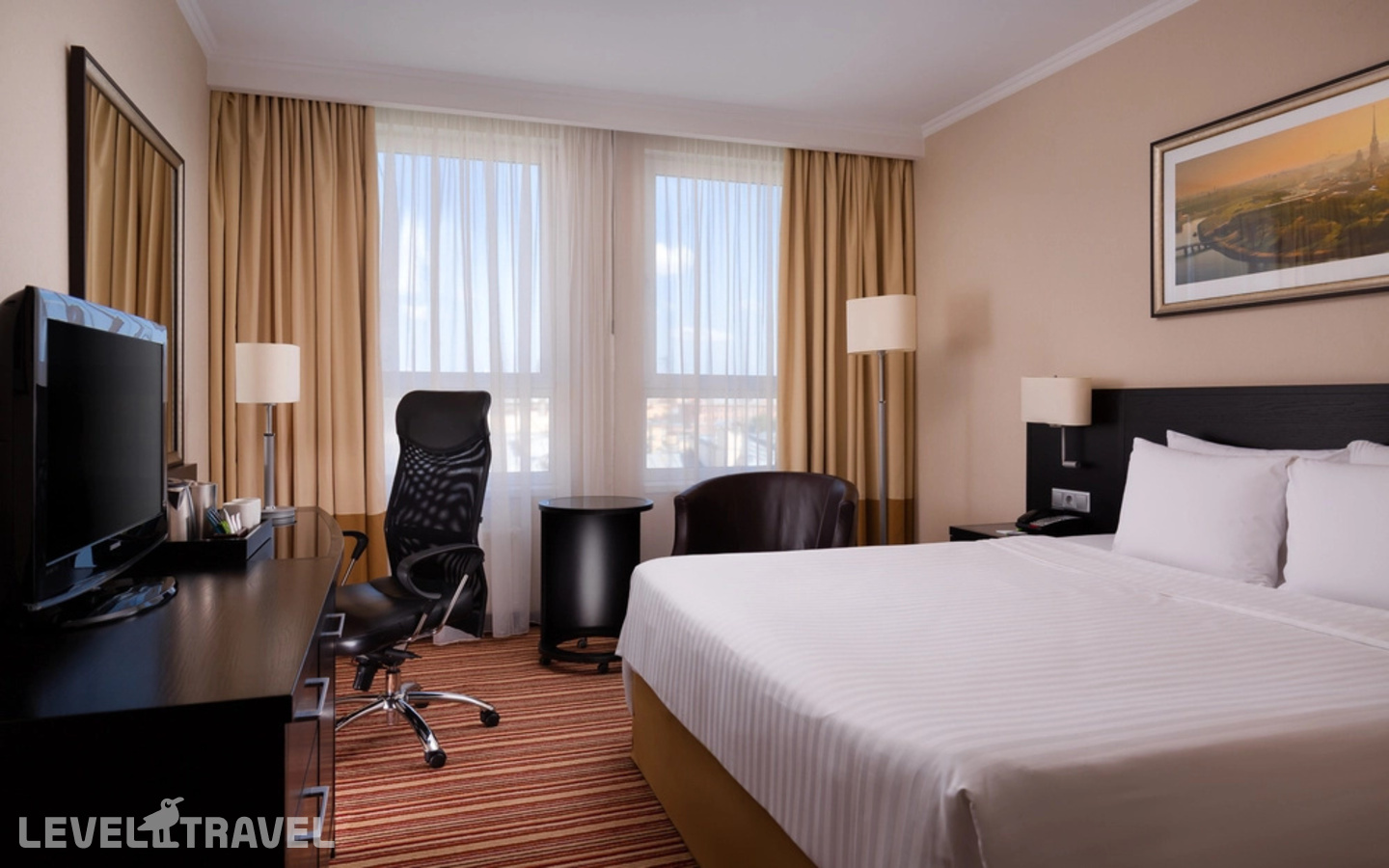 фотографии номера Номер Комфорт отеля Cort Inn Hotel & Conference Center (Ex. Courtyard Marriott St.Petersburg Center Hotel) в Россия(Адмиралтейский район) - фото №1