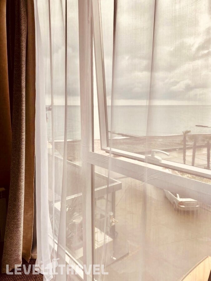 фотографии номера Полулюкс с боковым видом на море отеля Черноморъ (Ex. Sochi Beach Hotel) в Россия(Сочи - Центр) - фото №3