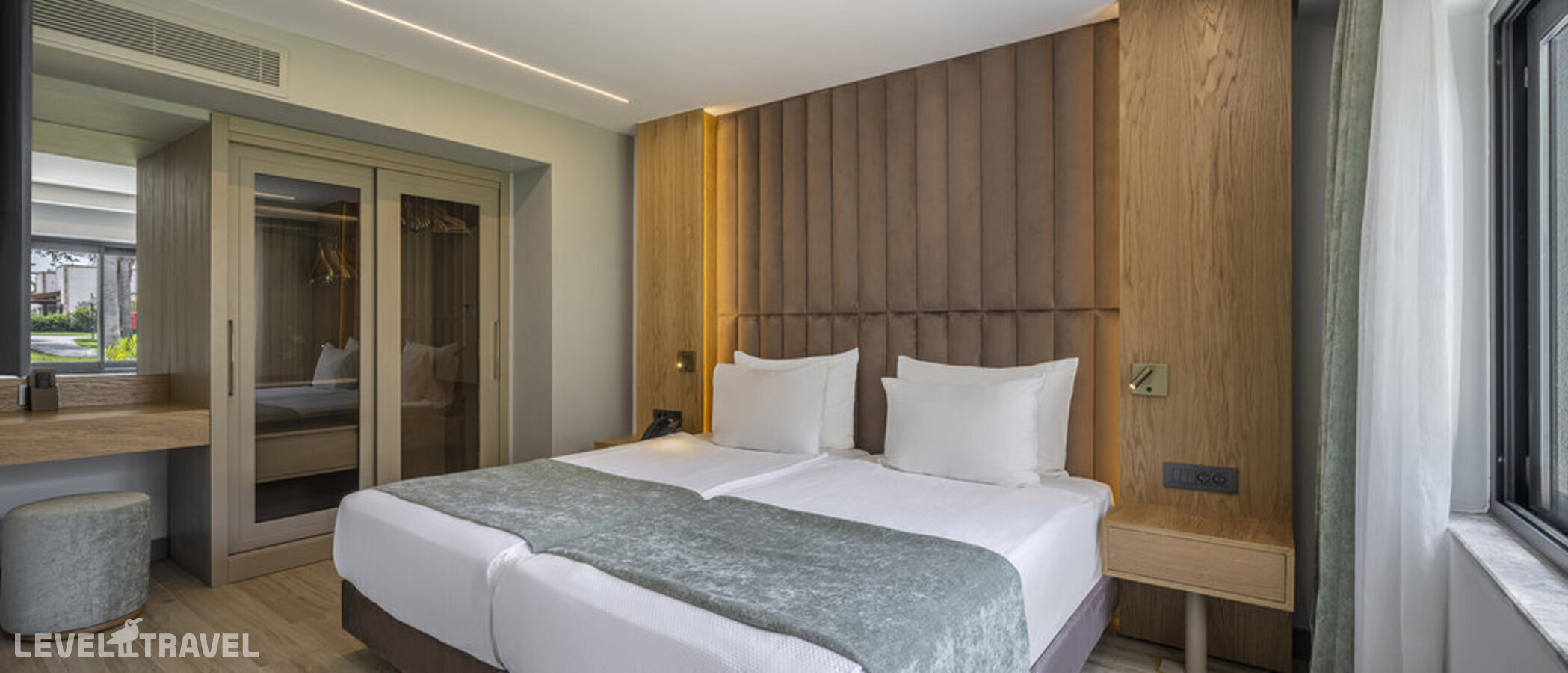 фотографии номера Семейный люкс отеля Movenpick Resort Antalya Tekirova (Ex Royal Diwa Tekirova) в Турция(Текирова) - фото №1