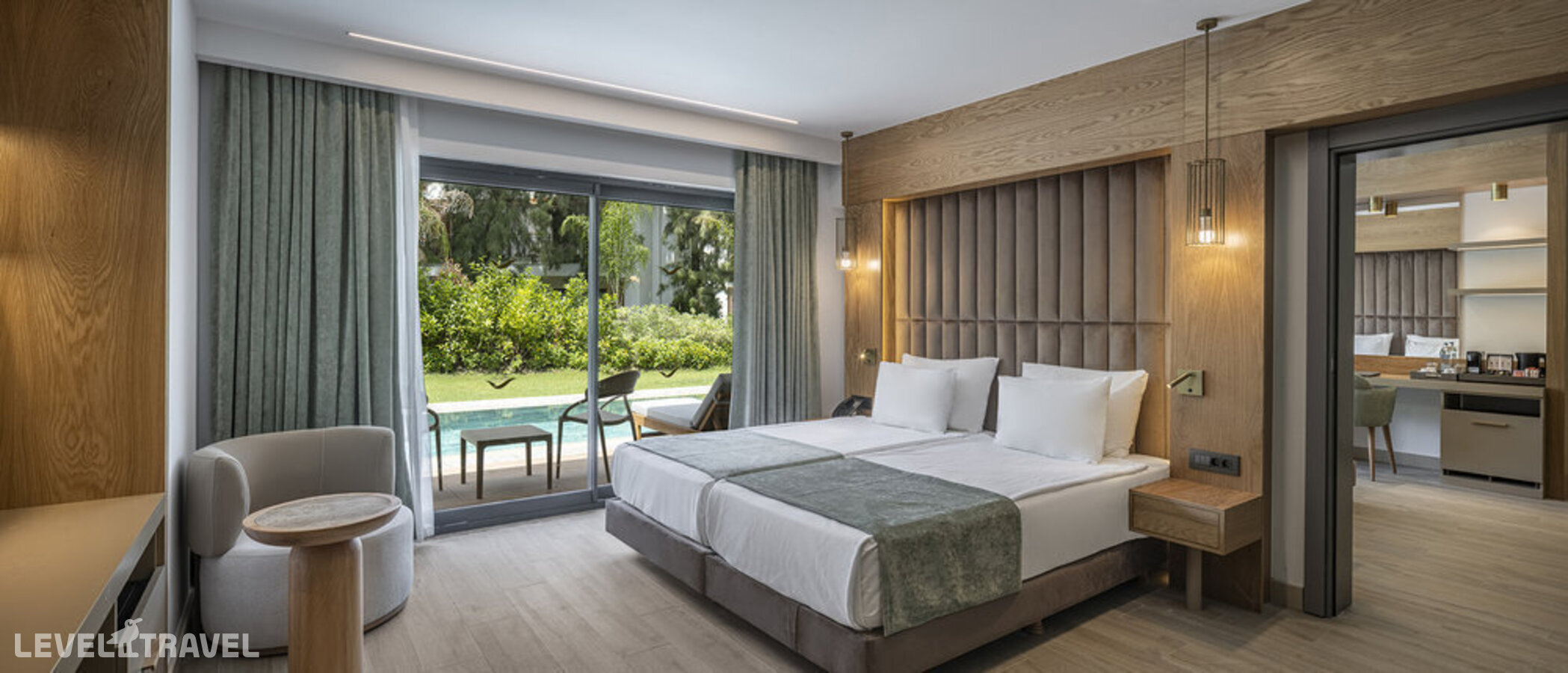 фотографии номера Семейный с выходом к бассейну отеля Movenpick Resort Antalya Tekirova (Ex Royal Diwa Tekirova) в Турция(Текирова) - фото №2