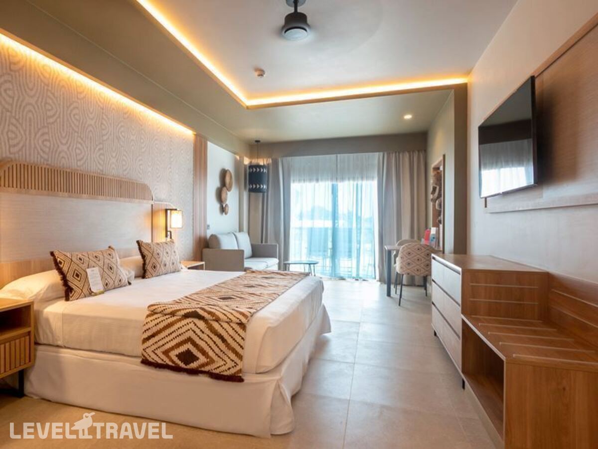 фотографии номера Полулюкс отеля Riu Palace Swahili (Adults Only 18+) в Танзания(Нунгви Бич) - фото №3