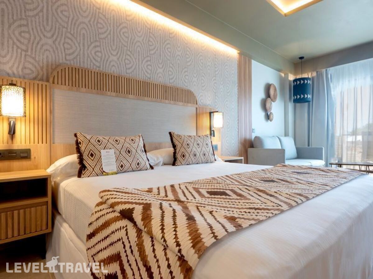 фотографии номера Полулюкс отеля Riu Palace Swahili (Adults Only 18+) в Танзания(Нунгви Бич) - фото №1