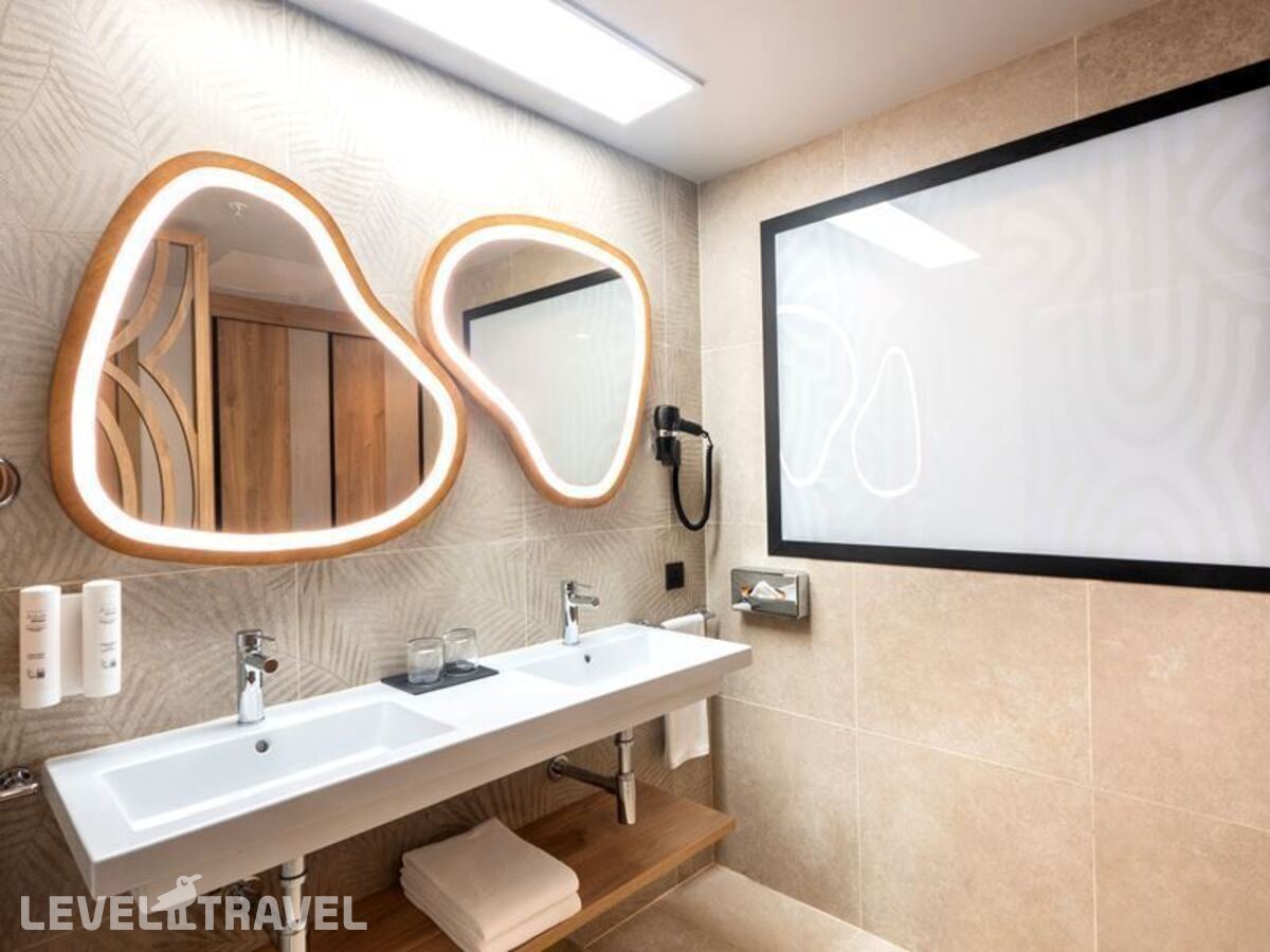 фотографии номера Полулюкс с видом на море отеля Riu Palace Swahili (Adults Only 18+) в Танзания(Нунгви Бич) - фото №2