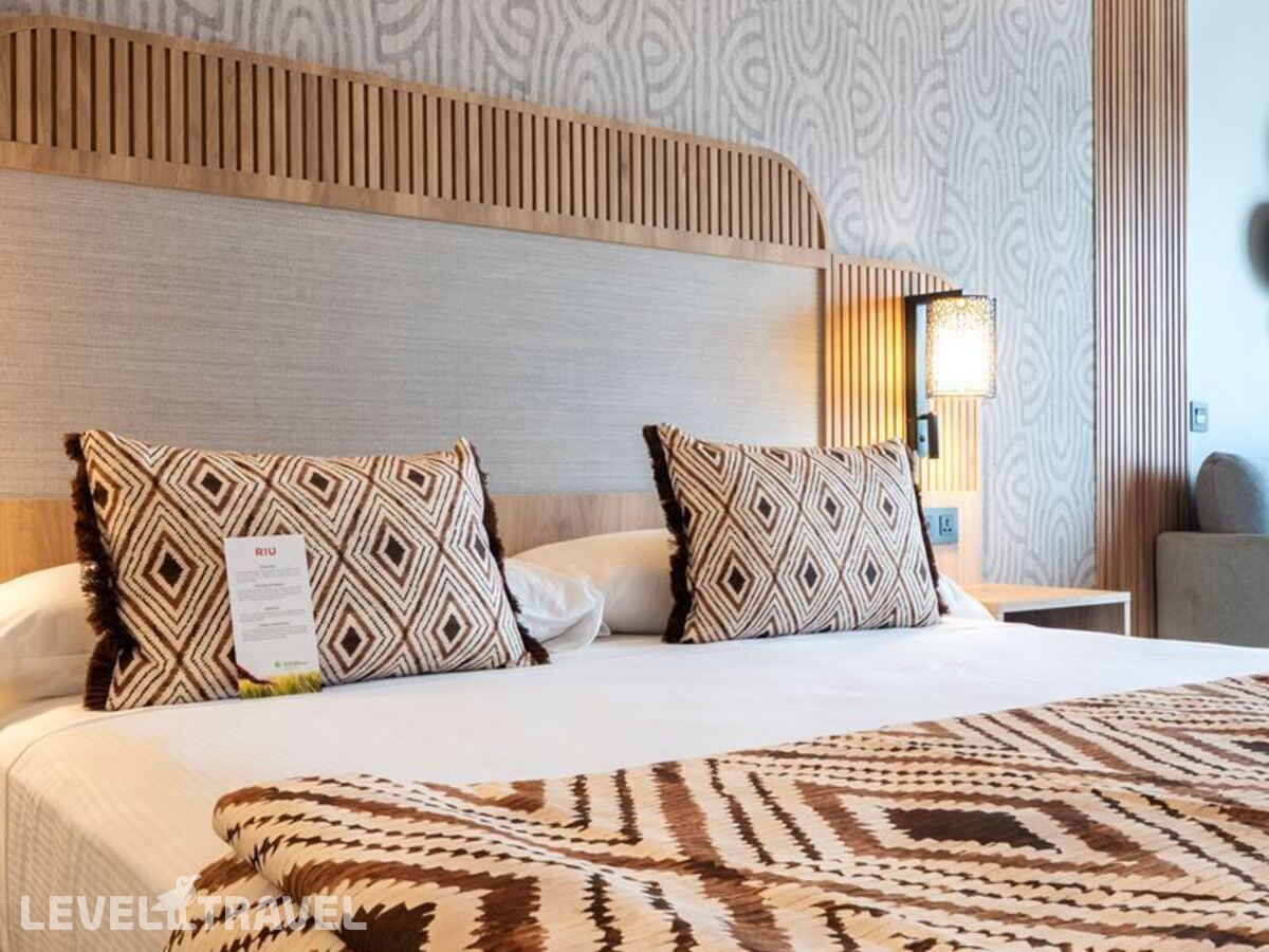 фотографии номера Полулюкс с видом на море отеля Riu Palace Swahili (Adults Only 18+) в Танзания(Нунгви Бич) - фото №1