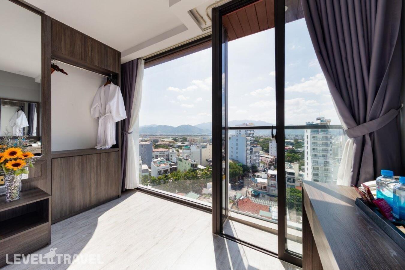 фотографии номера Делюкс с видом на город отеля Ivy Hotel в Вьетнам(Нячанг) - фото №2