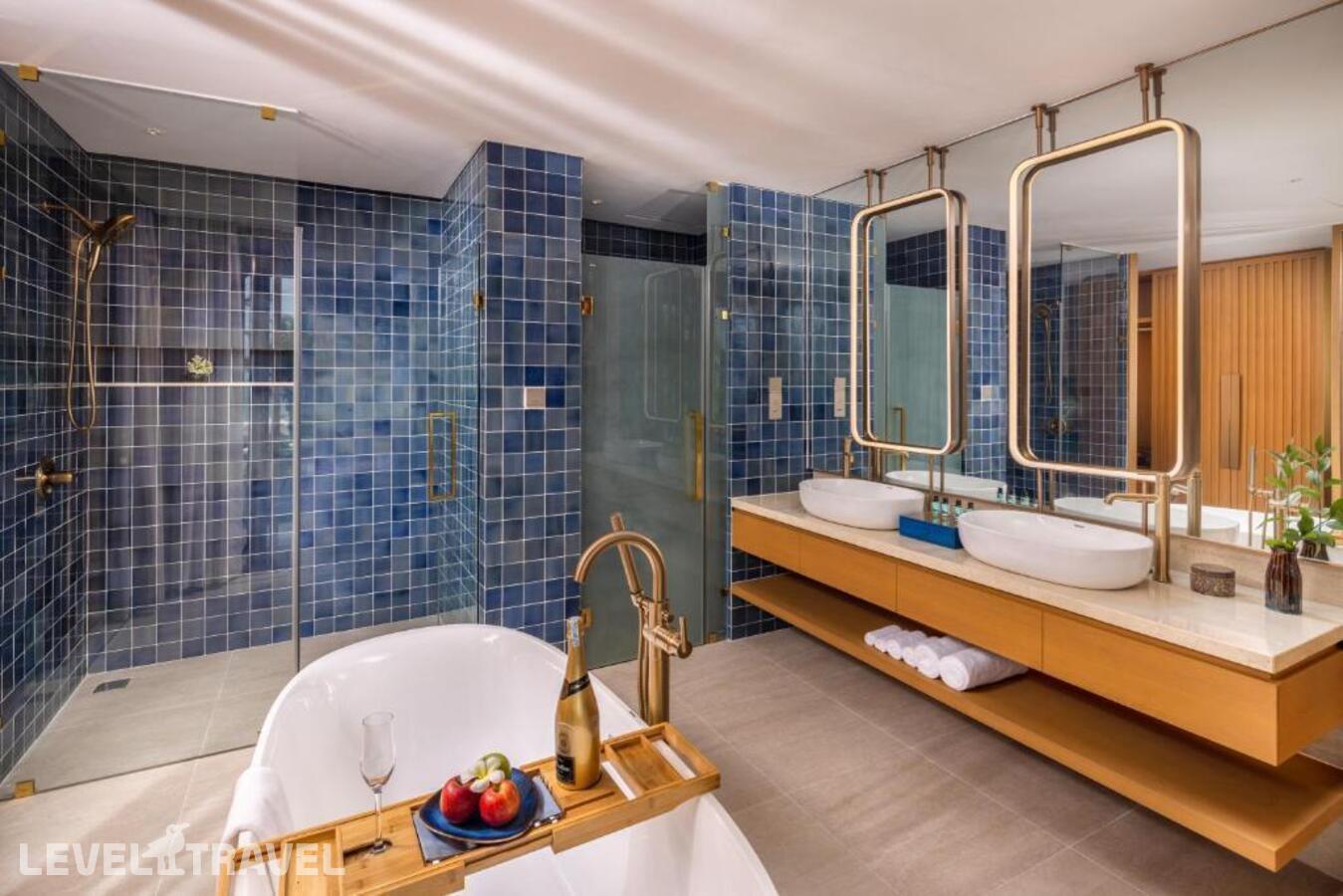 фотографии номера Вилла с видом на сад (2 спальни) отеля Wyndham Hoi An Royal Beachfront Resort & Villas в Вьетнам(Хойан) - фото №4