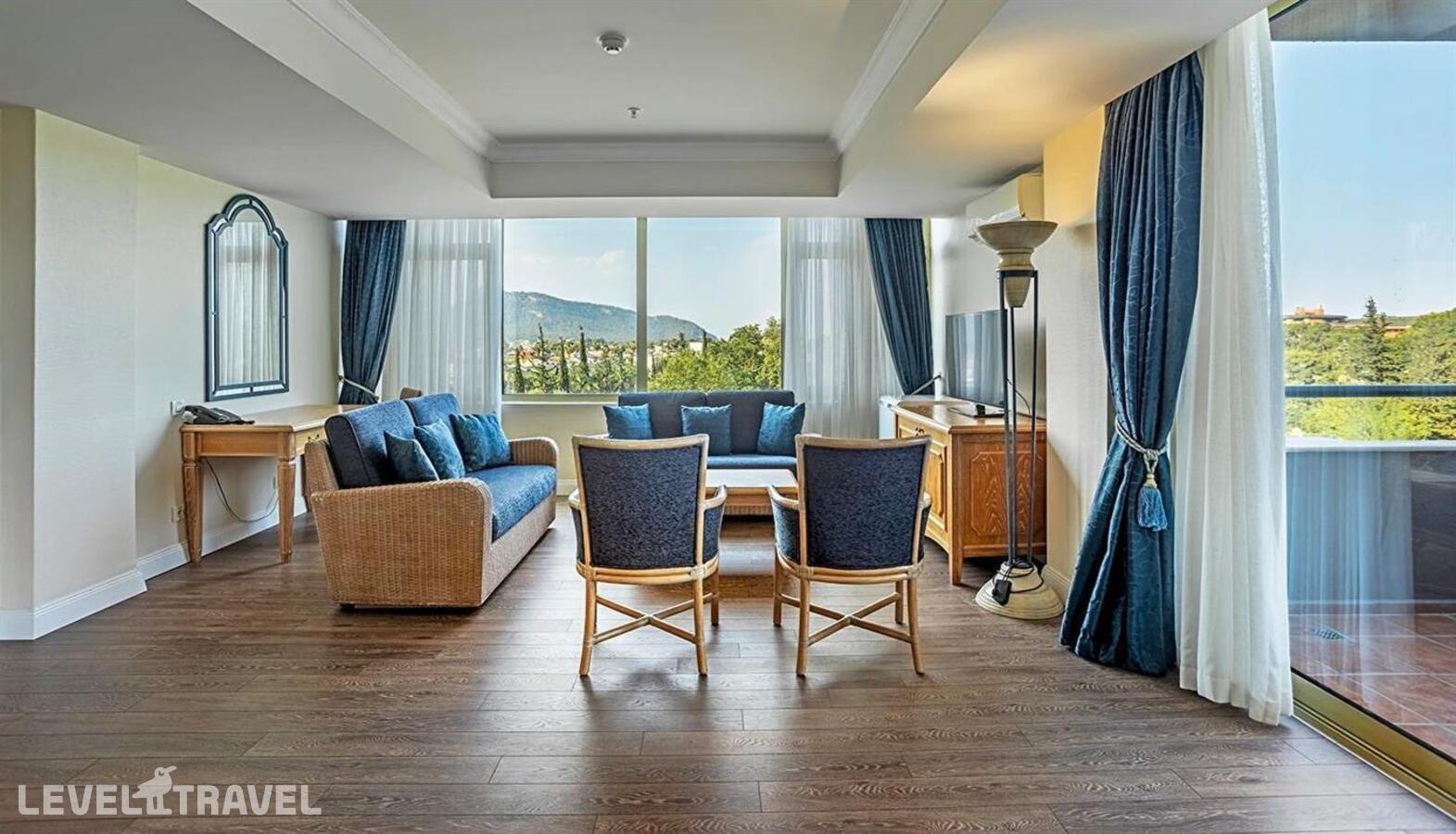 фотографии номера Люкс Комфорт с видом на бассейн отеля The Norm Oriental Kemer (Ex. The Norm Collection Kemer) в Турция(Чамьюва) - фото №5