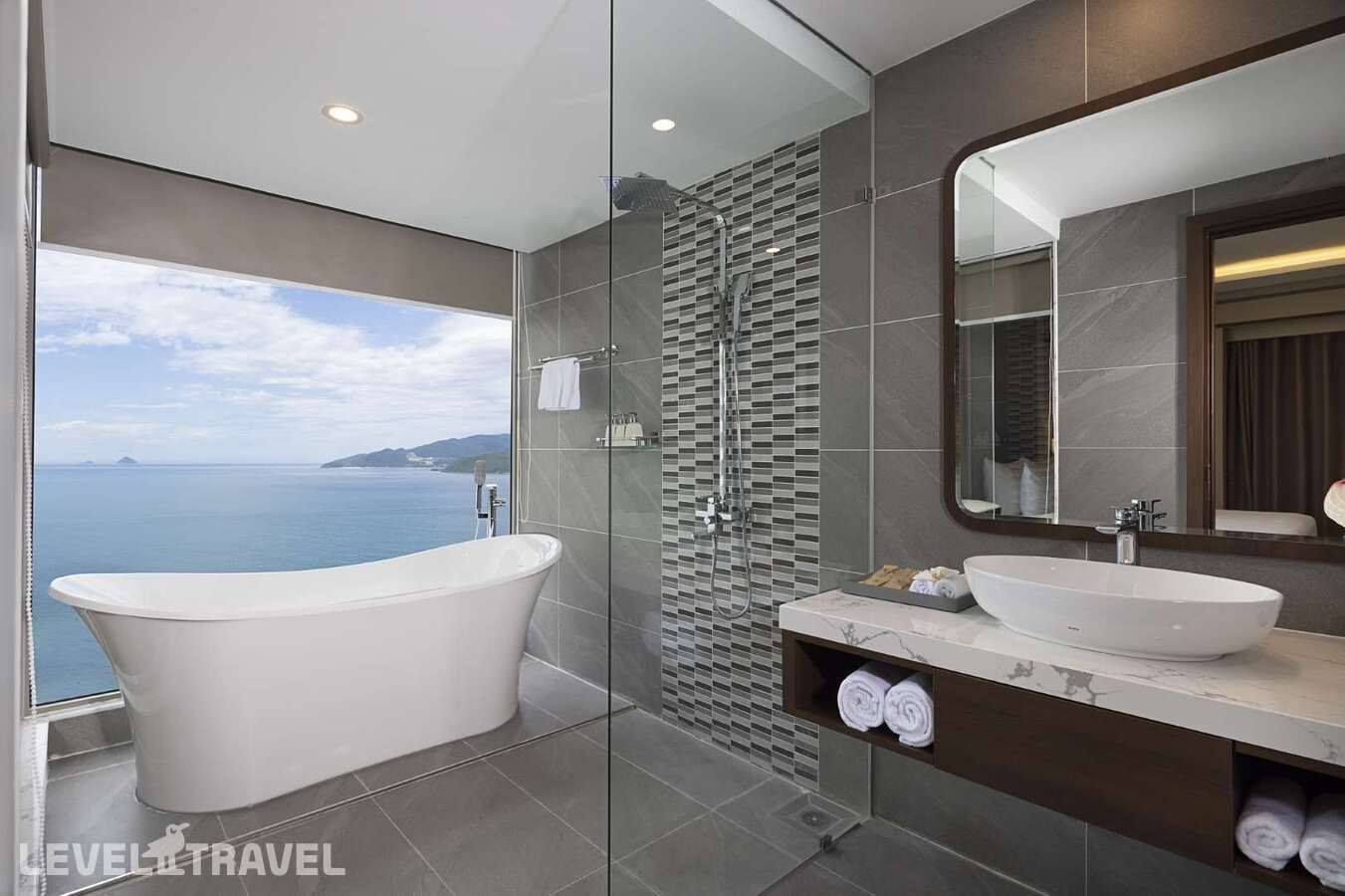 фотографии номера Представительский люкс с видом на океан отеля Annova Hotel Nha Trang в Вьетнам(Нячанг) - фото №3