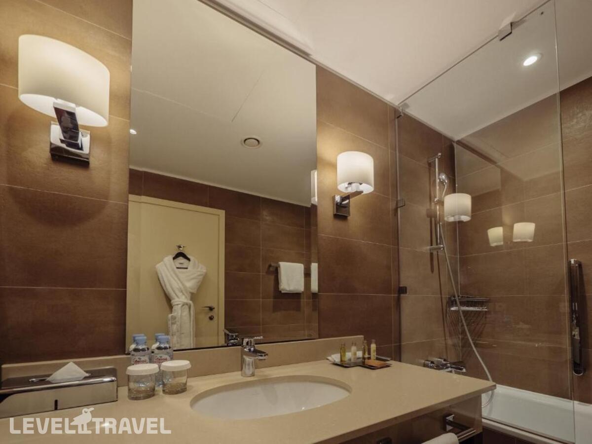 фотографии номера Смежный семейный отеля Doubletree By Hilton Hotel Moscow Marina в Россия(Северный административный округ (САО)) - фото №4
