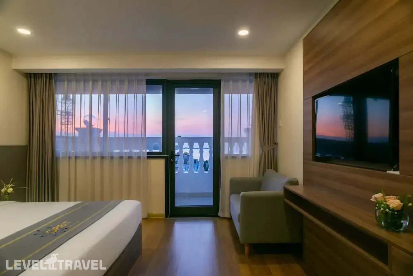фотографии номера Премьер с видом на море (две односпальные кровати) отеля Orbit Hotel Resort & Spa в Вьетнам(Нячанг) - фото №1