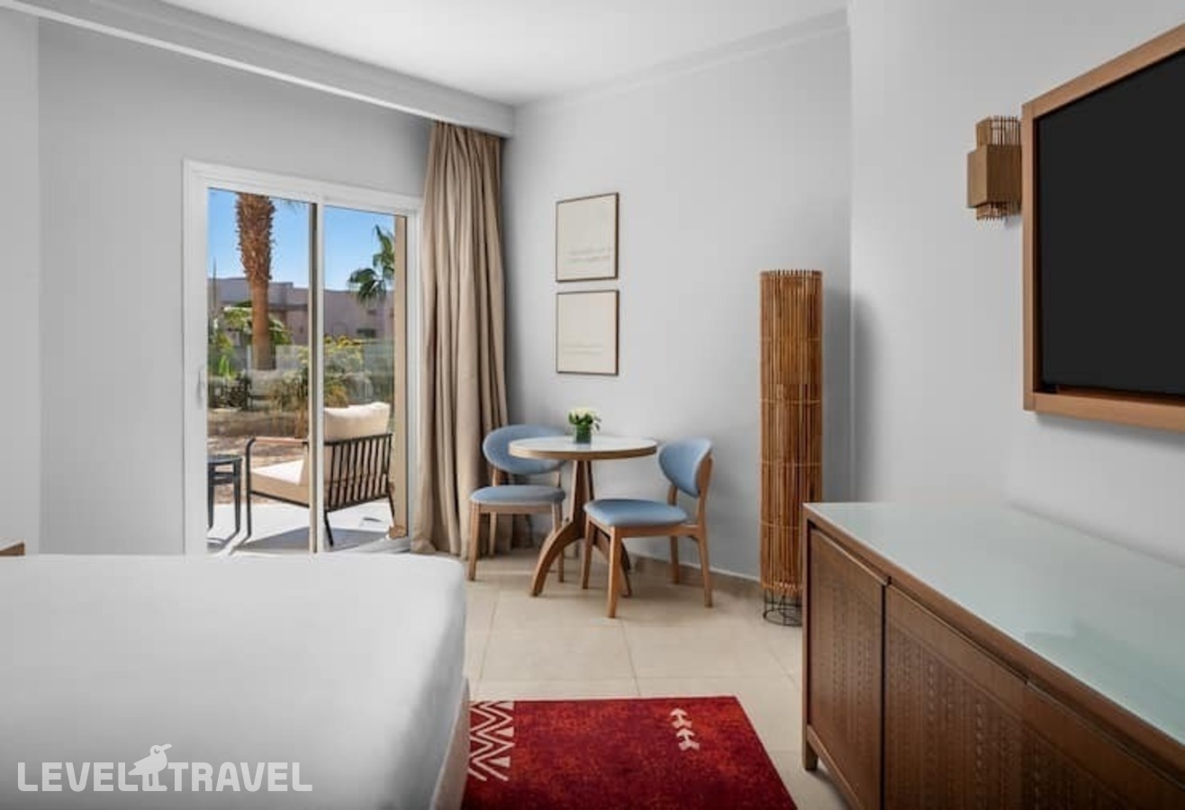 фотографии номера Премиум с видом на сад или бассейн отеля Doubletree By Hilton Sharm El Sheikh - Sharm Bay в Египет(Уайт Найт) - фото №3