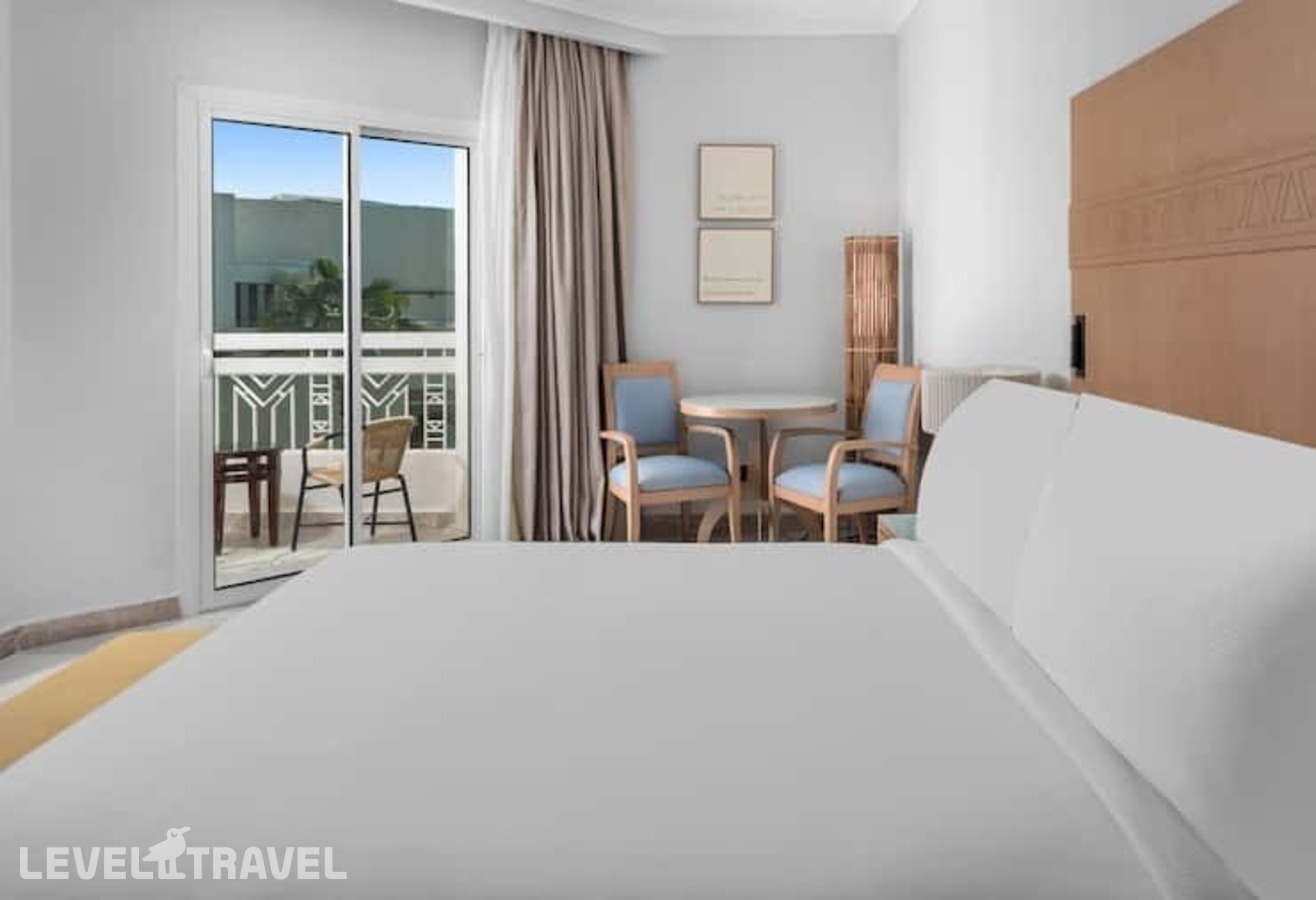 фотографии номера Премиум с видом на сад или бассейн отеля Doubletree By Hilton Sharm El Sheikh - Sharm Bay в Египет(Уайт Найт) - фото №4