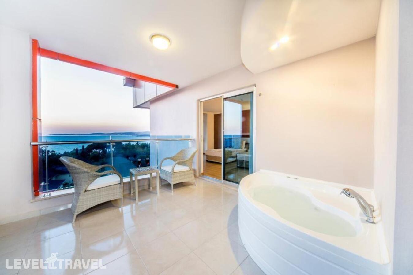 фотографии номера Люкс с джакузи отеля Lonicera Resort & Spa в Турция(Тюрклер) - фото №4