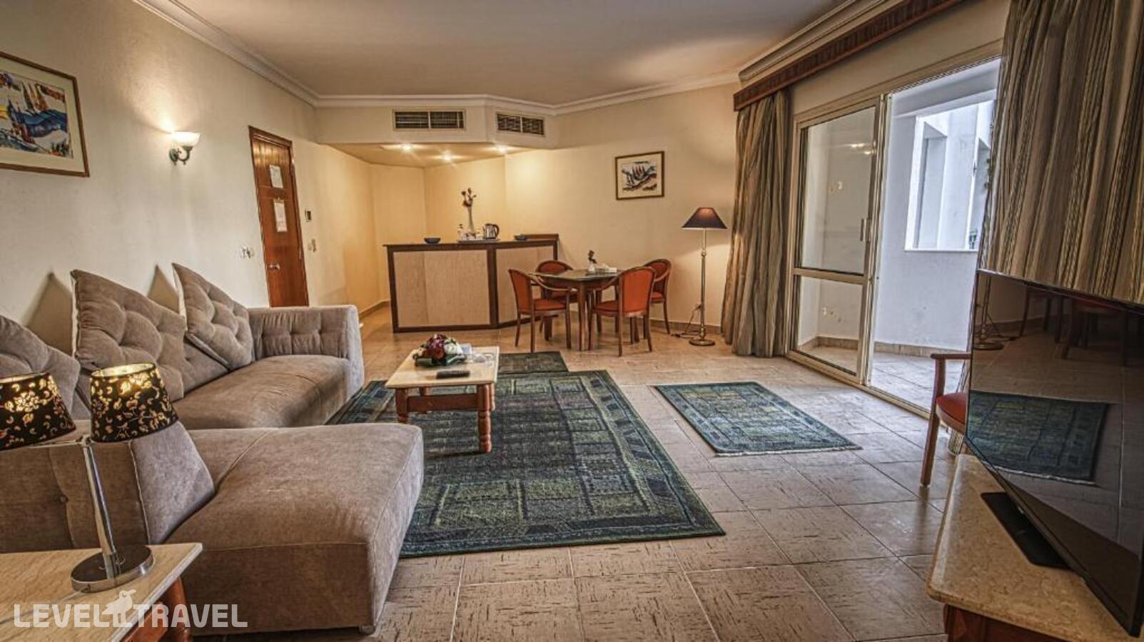 фотографии номера Люкс с видом на бассейн отеля Falcon Hills Hotel в Египет(Шарм-эль-Шейх) - фото №3