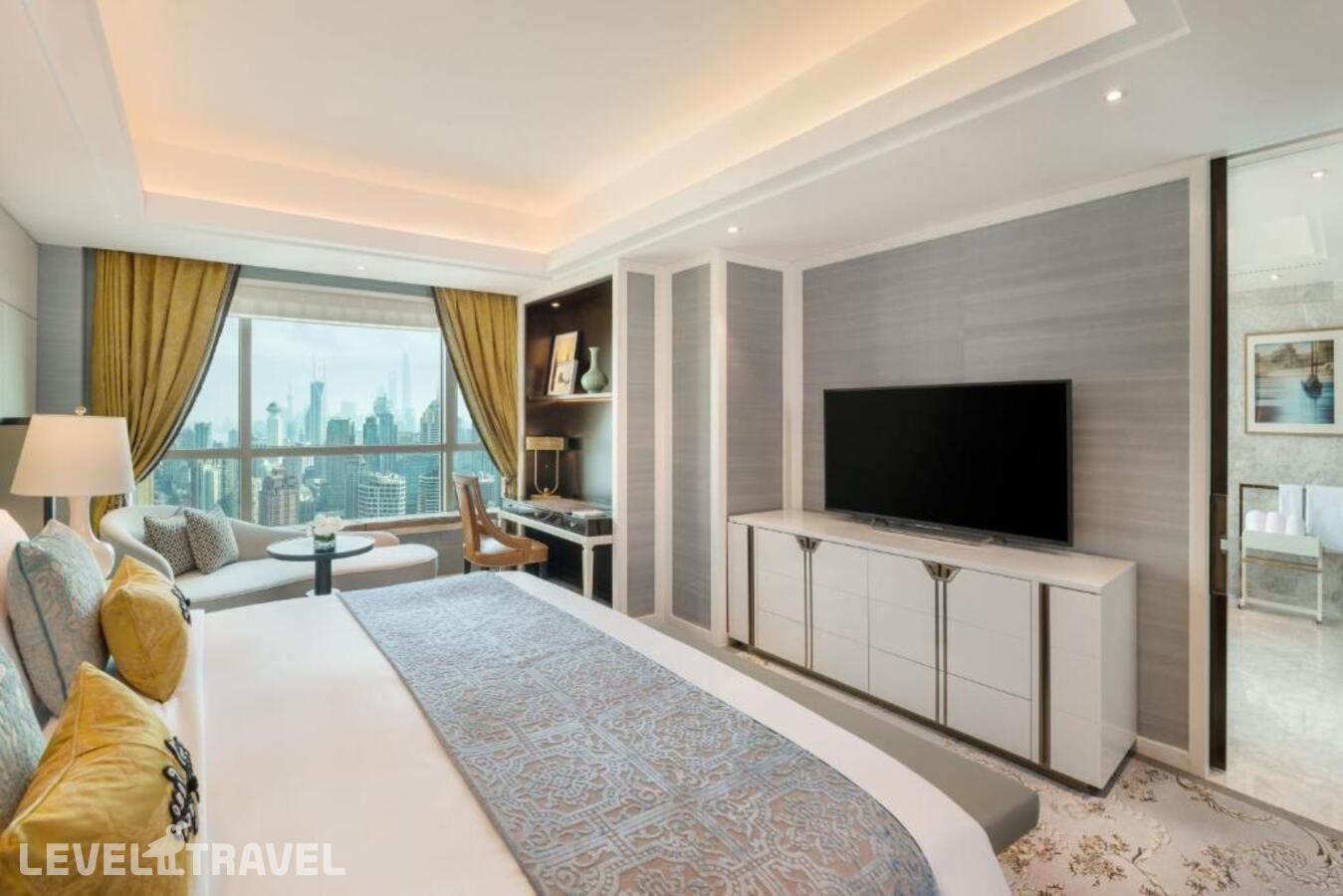 фотографии номера Делюкс улучшенный отеля The St. Regis Shanghai Jingan в Китай(Шанхай) - фото №1