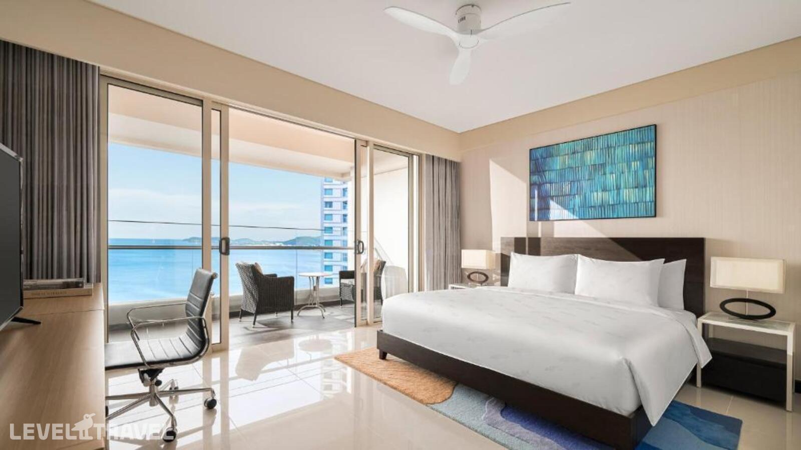 фотографии номера Люкс с видом на океан (2 спальни) отеля Intercontinental Residences в Вьетнам(Нячанг) - фото №1