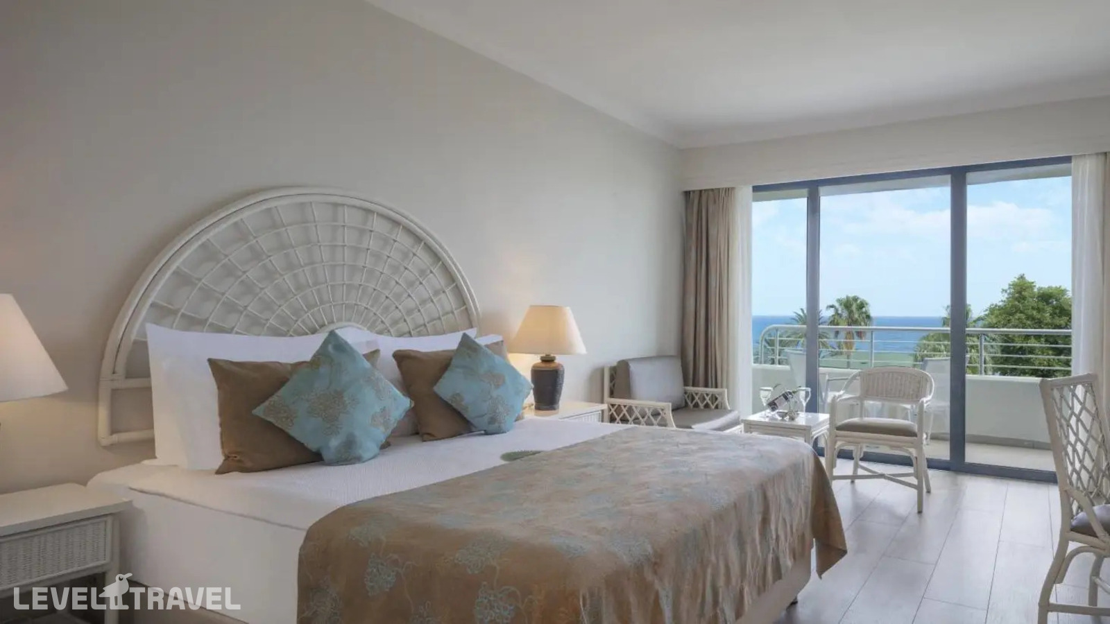 фотографии номера Номер с балконом и видом на море (здание у парка) отеля Mirage Park Resort (Ex. Majesty Mirage Park Resort) в Турция(Гёйнюк) - фото №1