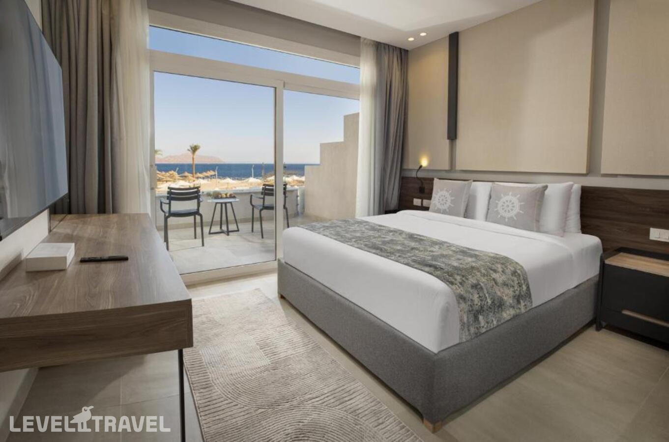 фотографии номера Семейный делюкс с видом на море отеля V Hotel - Sharm El Sheikh (Ex. Pyramisa Beach Resort) в Египет(Шаркс Бэй) - фото №1