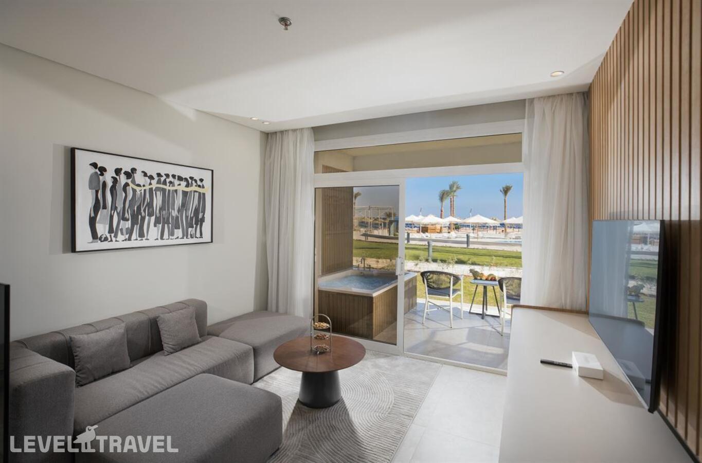 фотографии номера Делюкс с джакузи отеля V Hotel - Sharm El Sheikh (Ex. Pyramisa Beach Resort) в Египет(Шаркс Бэй) - фото №4