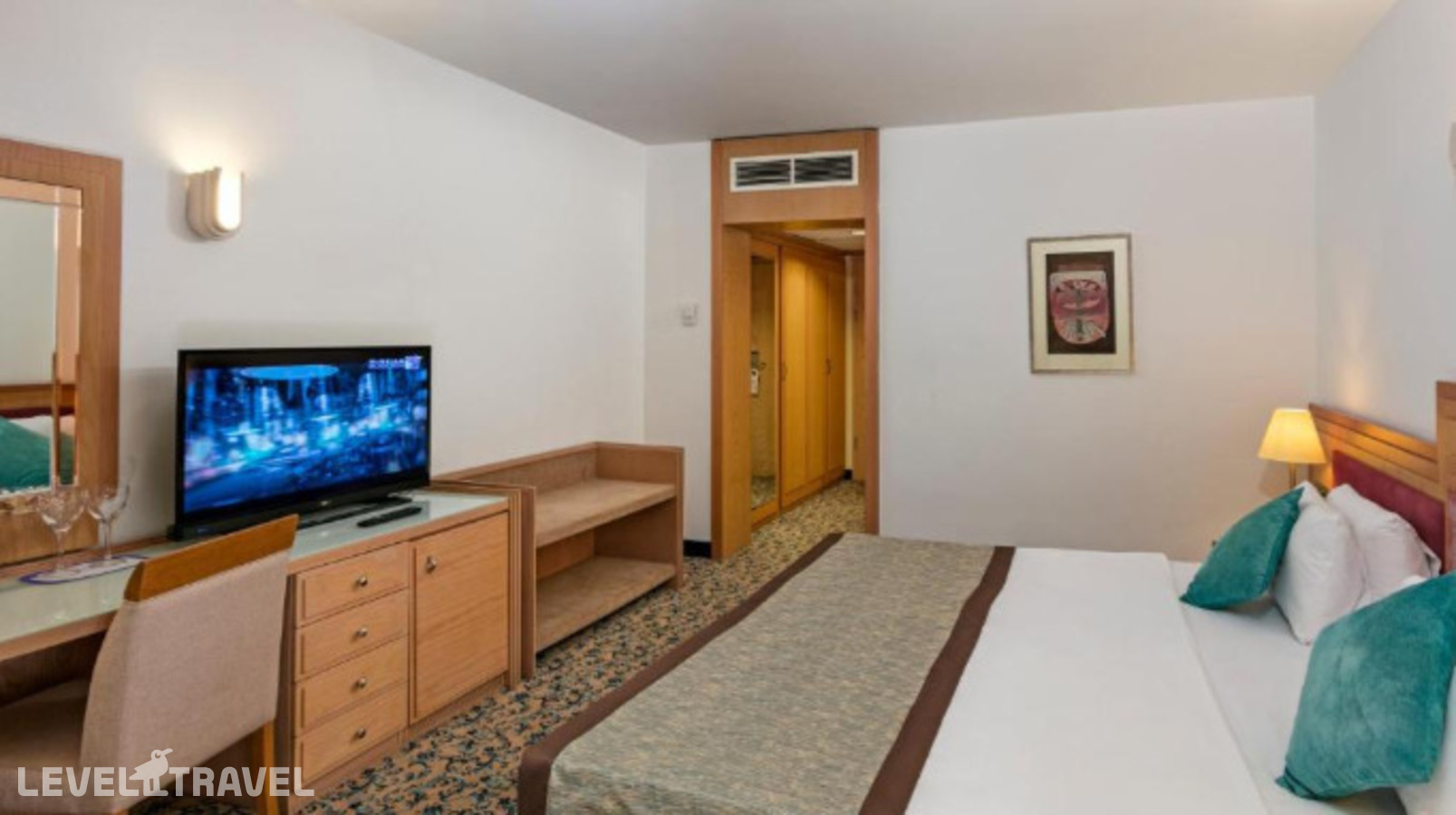 фотографии номера Трехместный с видом на город отеля Ozkaymak Falez Hotel в Турция(Анталья - Центр) - фото №2