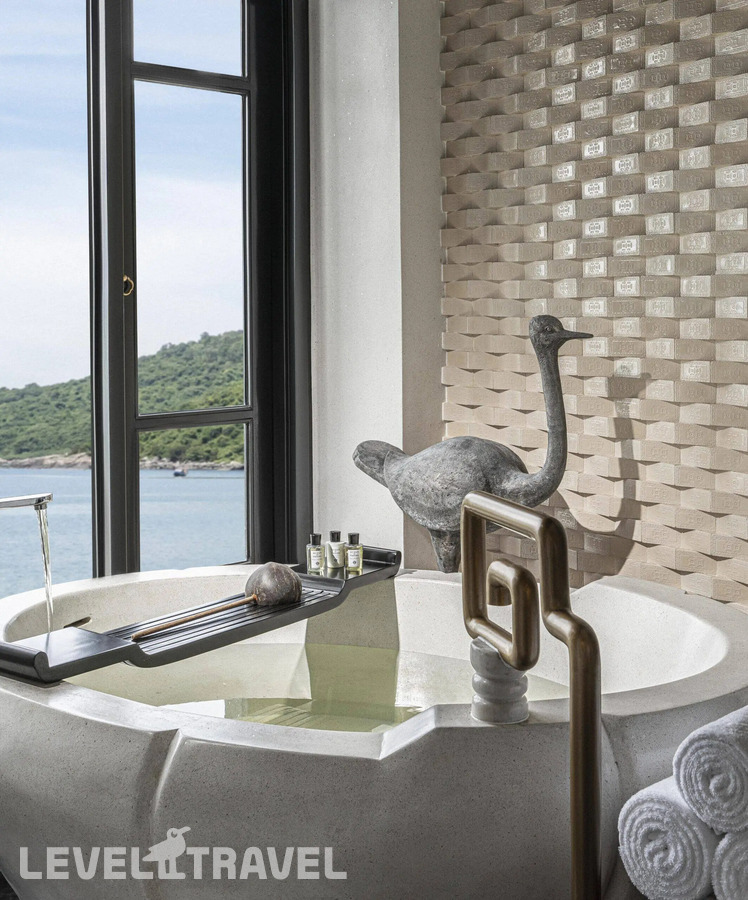 фотографии номера Классический с панорамным видом на море отеля Intercontinental Danang Sun Peninsula Resort в Вьетнам(Дананг) - фото №3