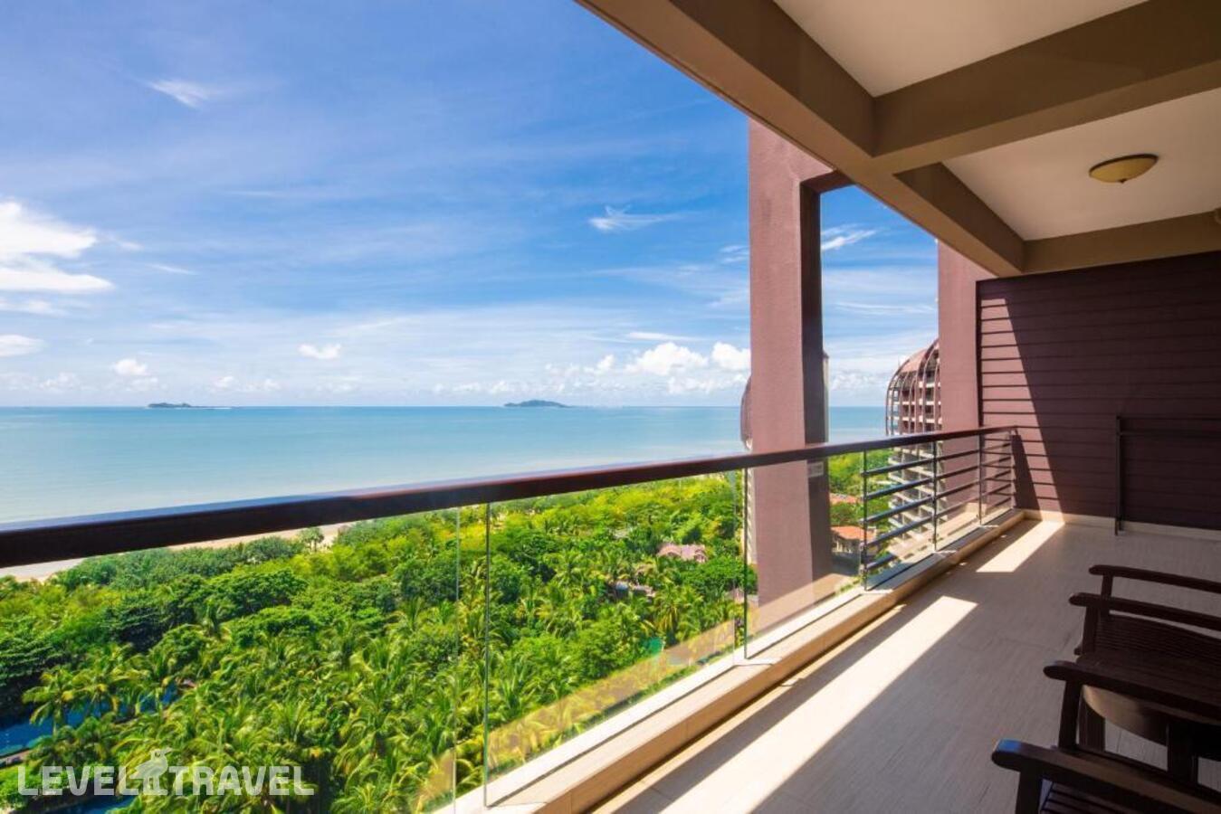 фотографии номера Представительский люкс с видом на океан отеля Pullman Oceanview Sanya Bay Resort & Spa в Китай(Санья) - фото №4