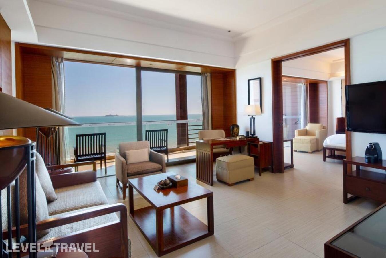 фотографии номера Представительский люкс с видом на океан отеля Pullman Oceanview Sanya Bay Resort & Spa в Китай(Санья) - фото №2