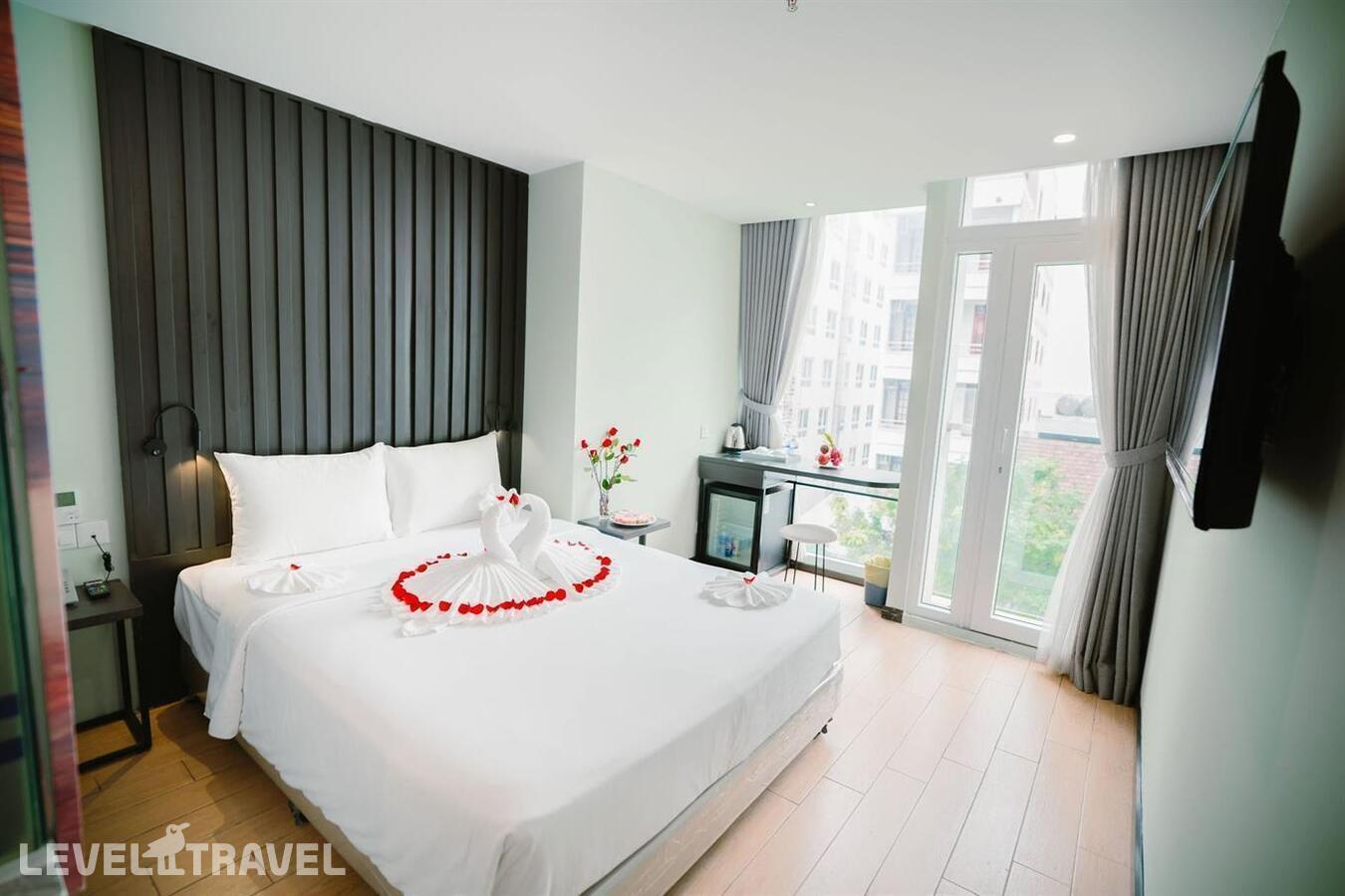 фотографии номера Делюкс с видом на город отеля Hermes Hotel Nha Trang в Вьетнам(Нячанг) - фото №1