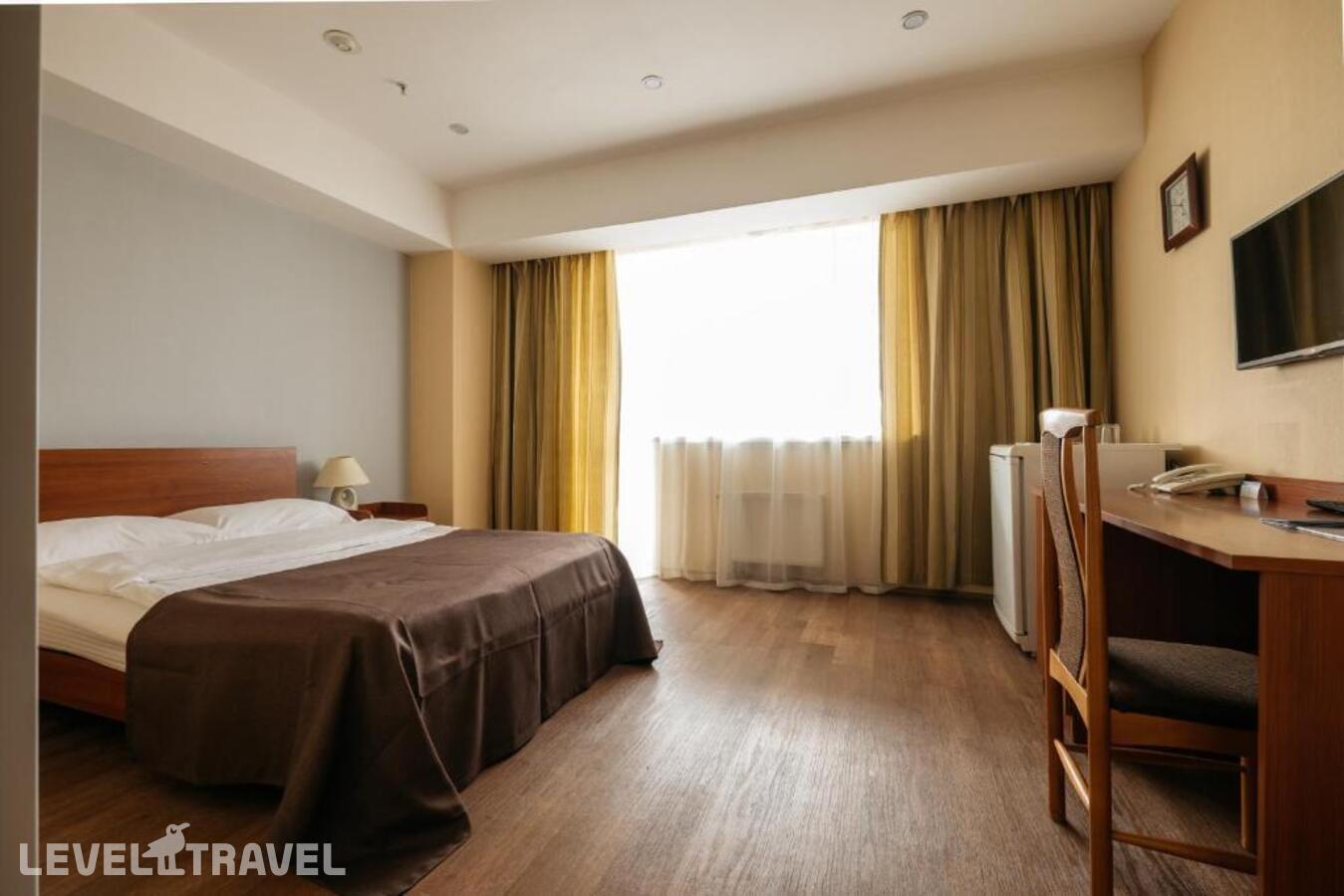 фотографии номера Стандартный номер отеля Атлантик By Usta Hotels в Россия(Екатеринбург) - фото №1