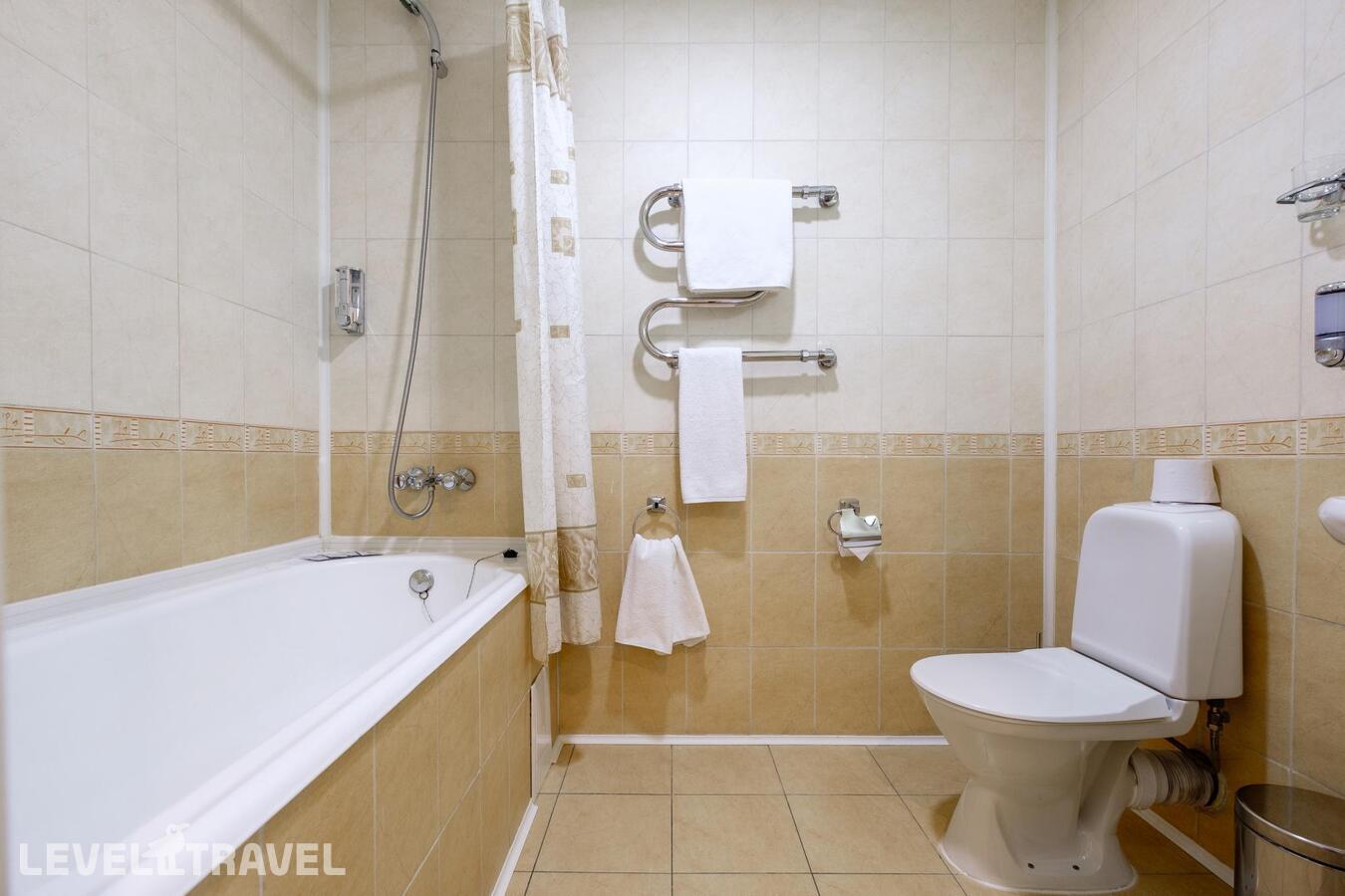 фотографии номера Стандартный (две односпальные кровати) отеля Атлантик By Usta Hotels в Россия(Екатеринбург) - фото №44