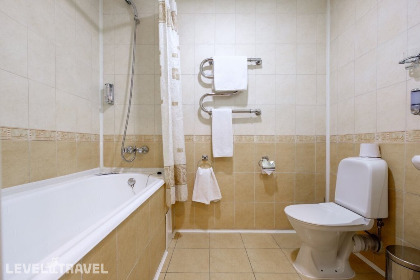 фотографии номера Стандартный (две односпальные кровати) отеля Атлантик By Usta Hotels в Россия(Екатеринбург) - фото №7