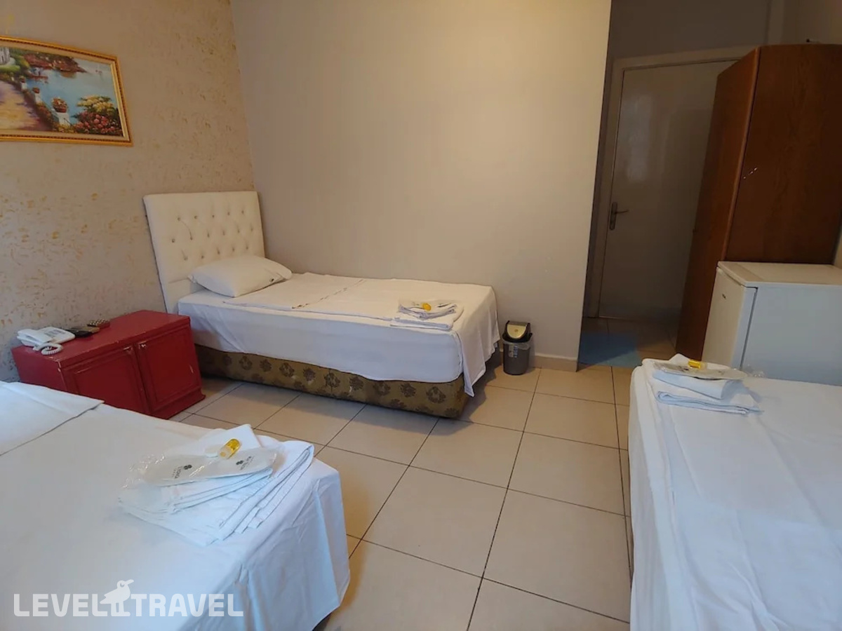 фотографии номера Трехместный классический отеля Hotel Yonca в Турция(Таксим) - фото №1