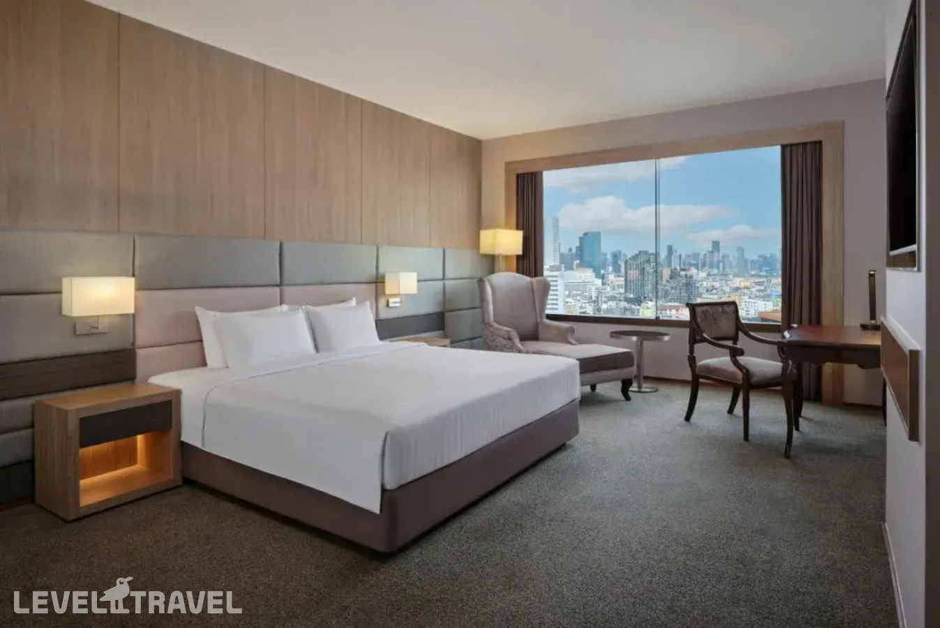 фотографии номера Представительский с видом на город отеля Swissotel Bangkok Ratchada в Таиланд(Бангкок) - фото №1