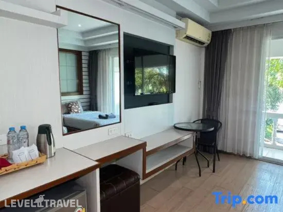 фотографии номера Делюкс с видом на город отеля Windmill Resort Hotel в Таиланд(Наклуа) - фото №4