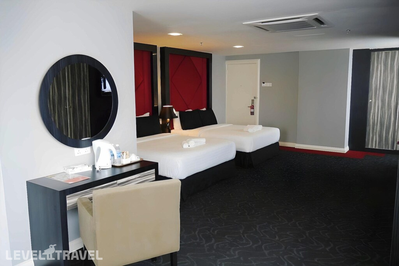 фотографии номера Четырехместный семейный отеля Sani Hotel Kuala Lumpur в Малайзия(Куала-Лумпур) - фото №6