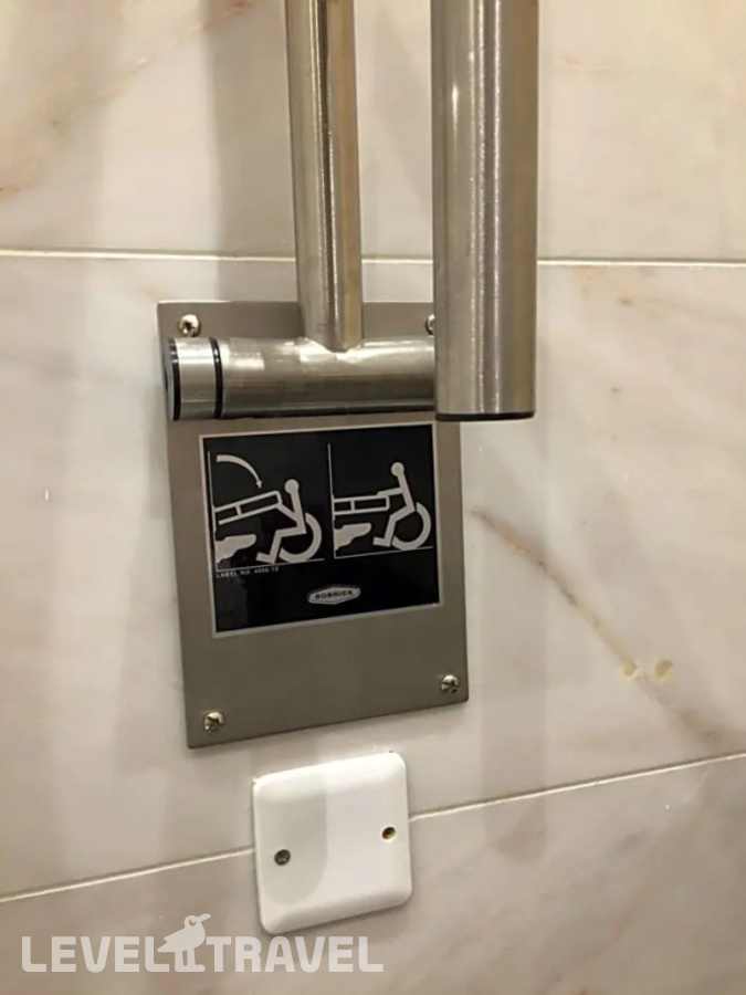 фотографии номера Номер для людей с ограниченными возможностями отеля Maden Hotel в Саудовская Аравия(Медина) - фото №23